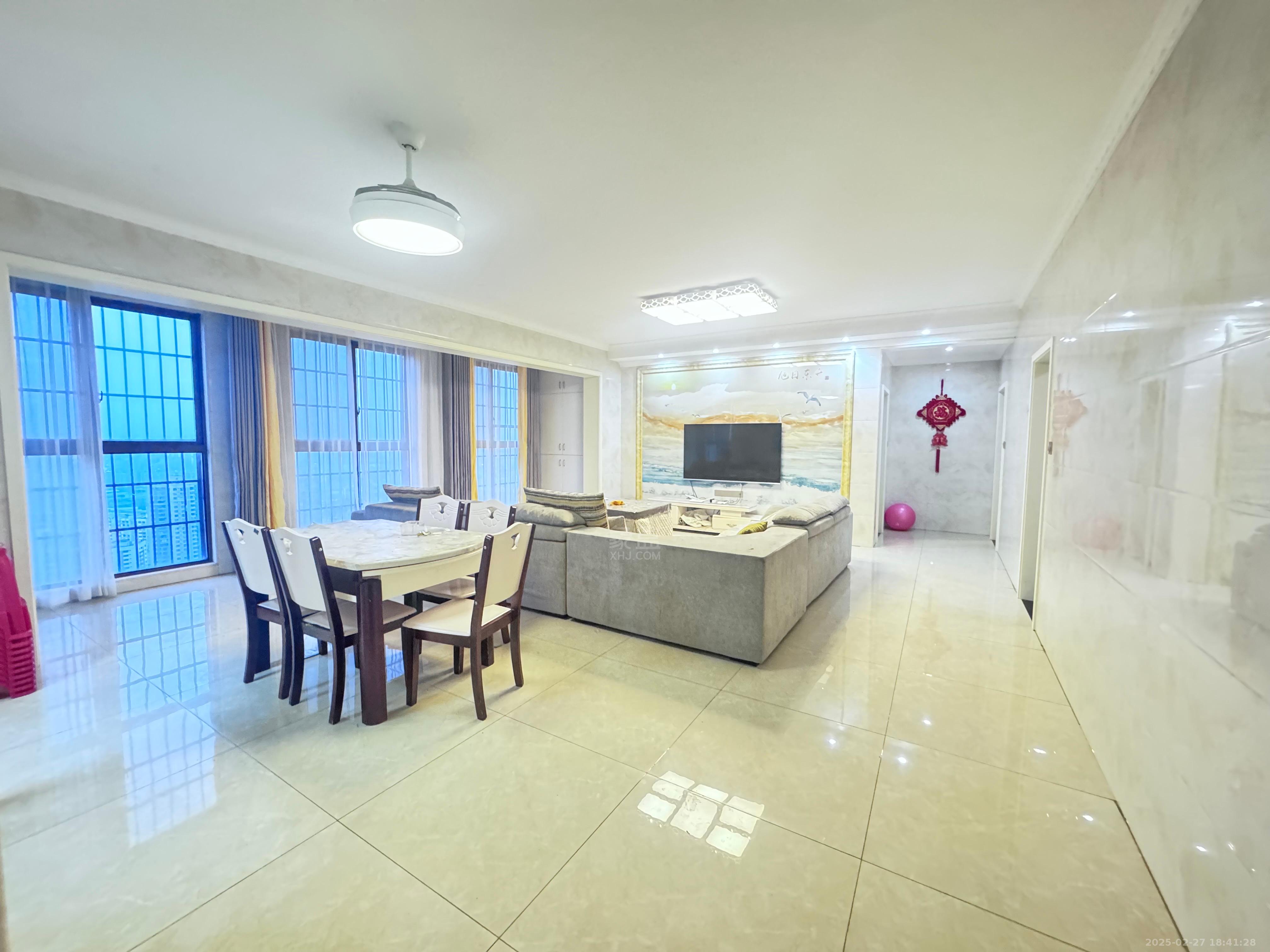 福鑫南郡 4室2厅2卫 2600.0元/月 福鑫南郡 4室2厅2卫 2600.0元/月室内图