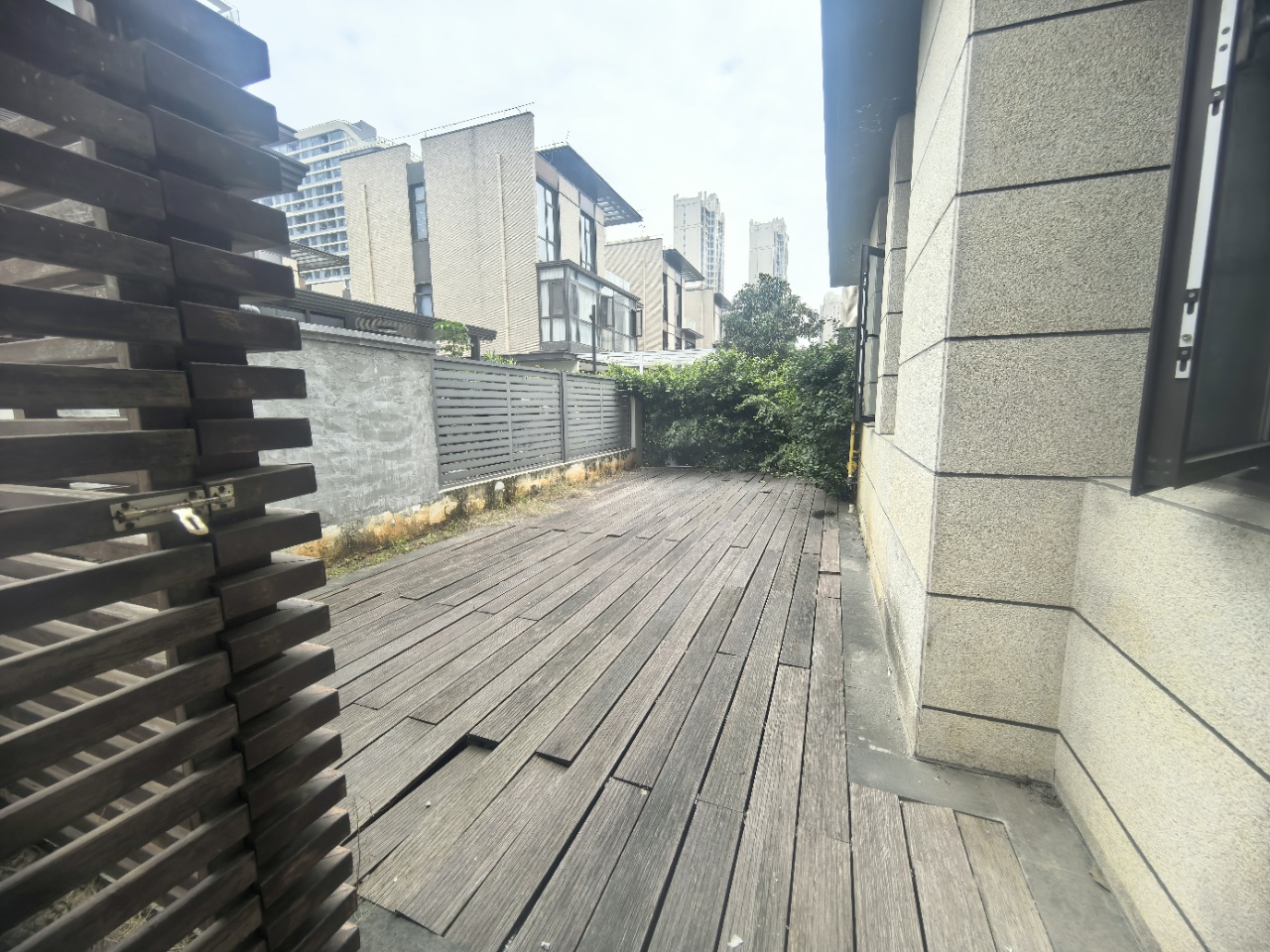 大华锦绣海岸三期 4室2厅3卫 11500.0元/月 大华锦绣海岸三期 4室2厅3卫 11500.0元/月室内图