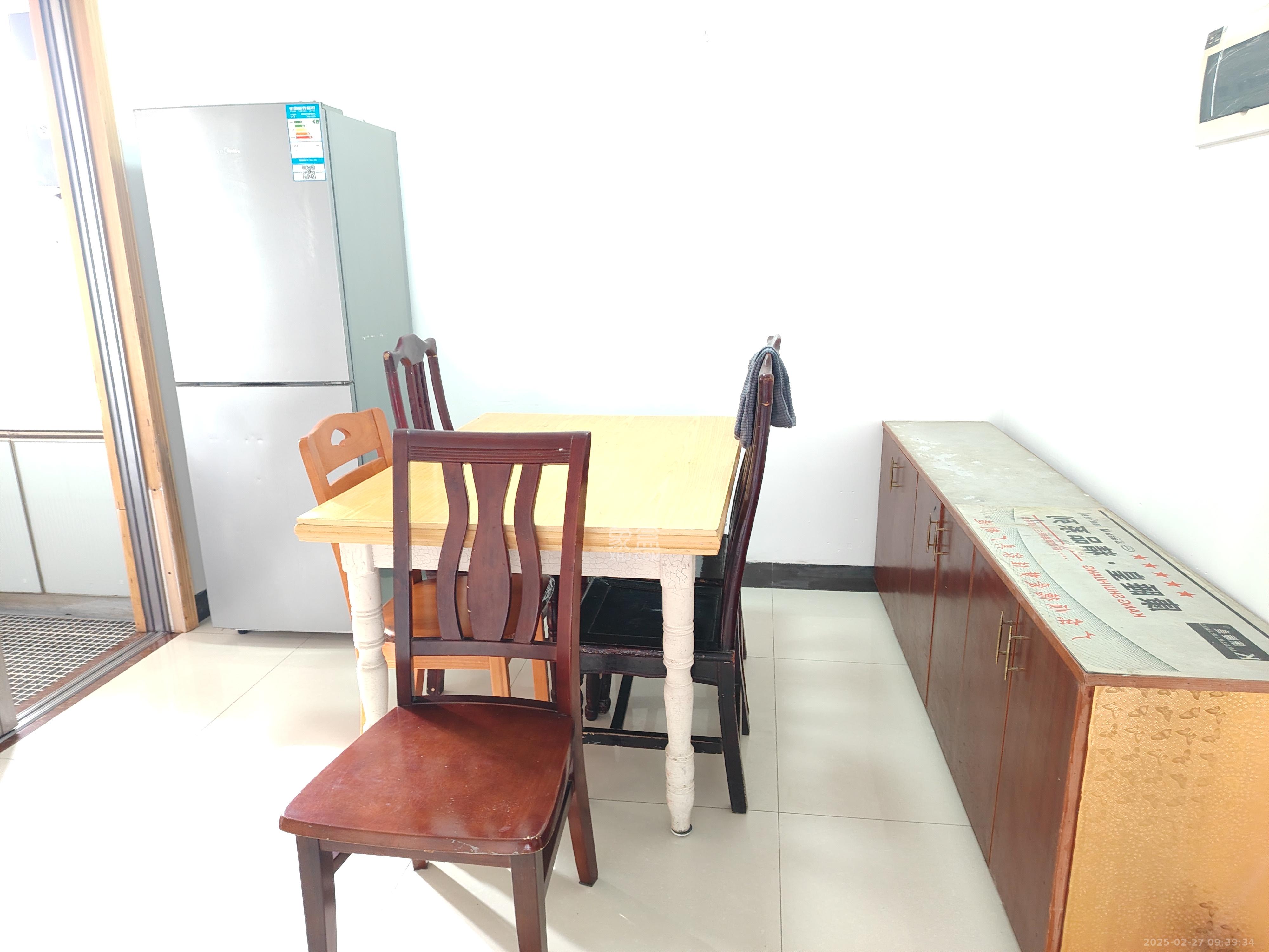 谷山庭院  3室1厅1卫   2200.00元/月室内图
