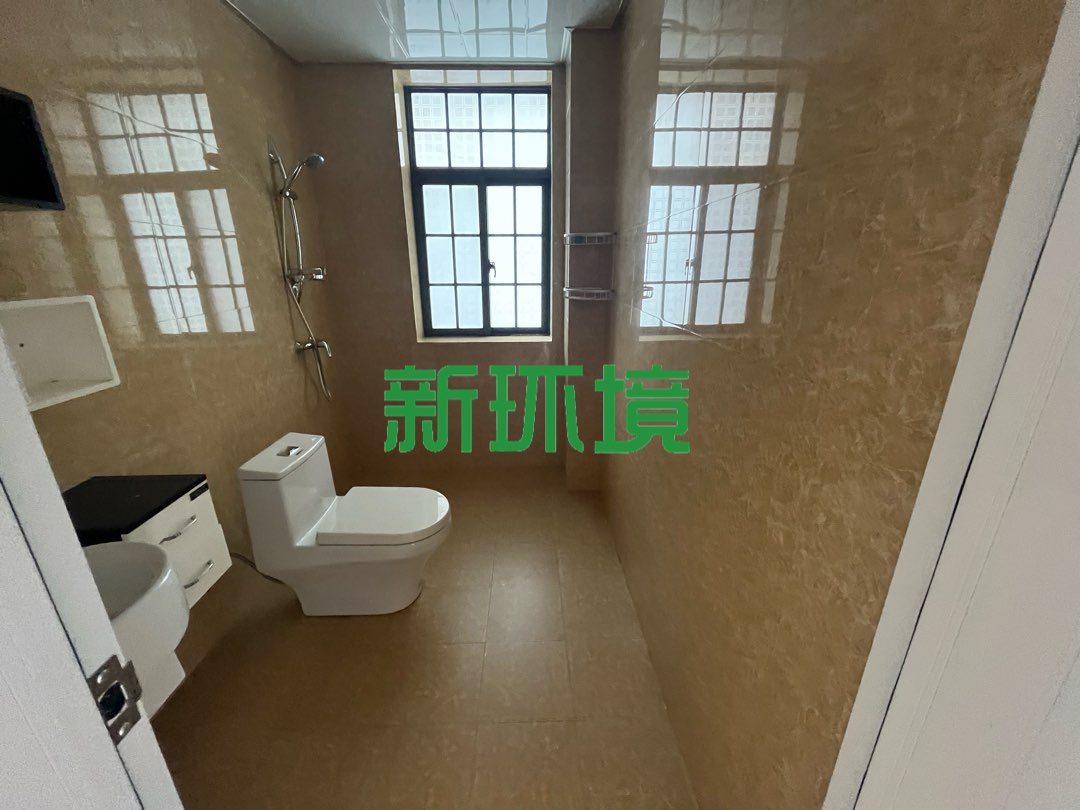 逸臣广场  3室2厅2卫   89.80万客厅
