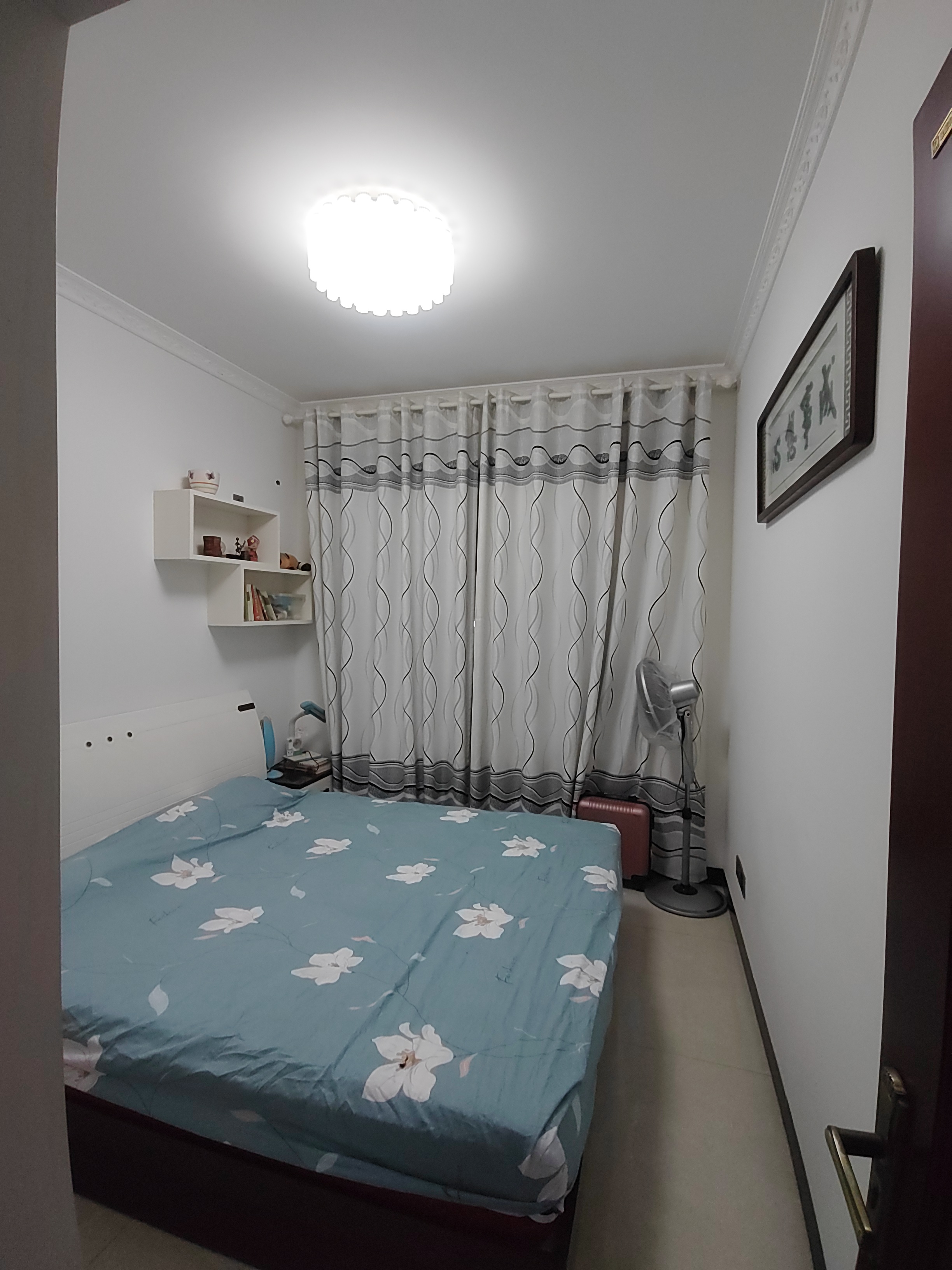 兴通聚德园  3室2厅1卫    56.8万 兴通聚德园  3室2厅1卫    56.8万客厅