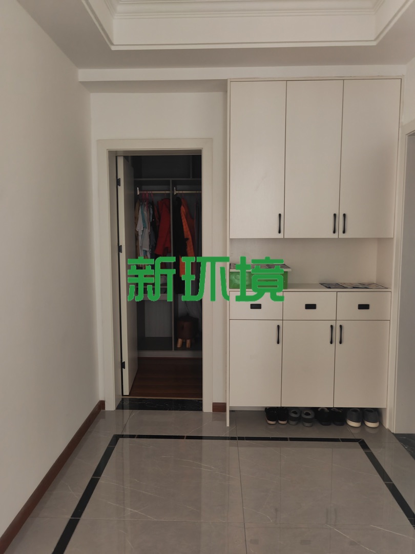 东方明珠  3室2厅1卫   63.80万客厅