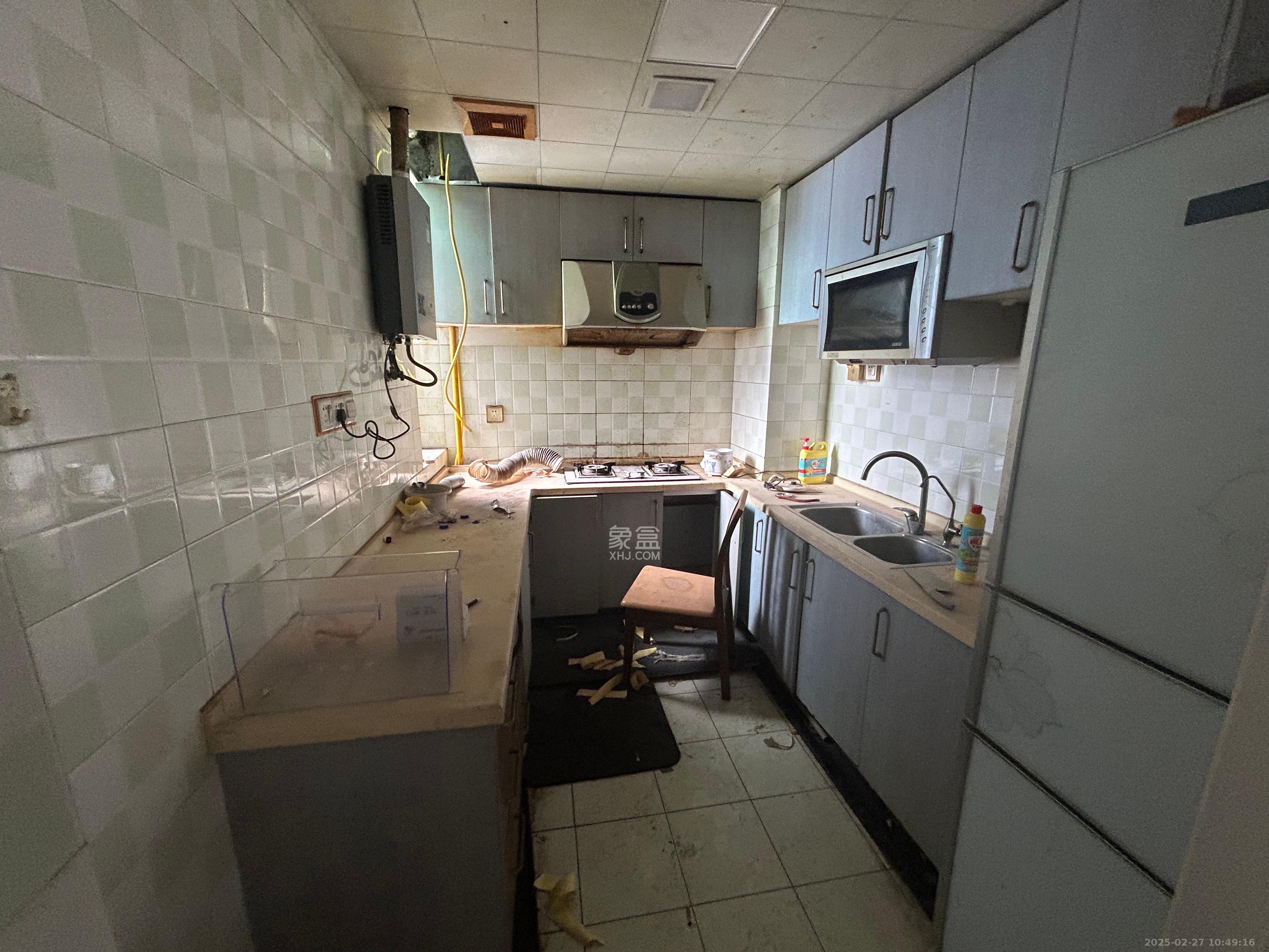 欣胜园 4室2厅1卫 2300.0元/月 欣胜园 4室2厅1卫 2300.0元/月室内图