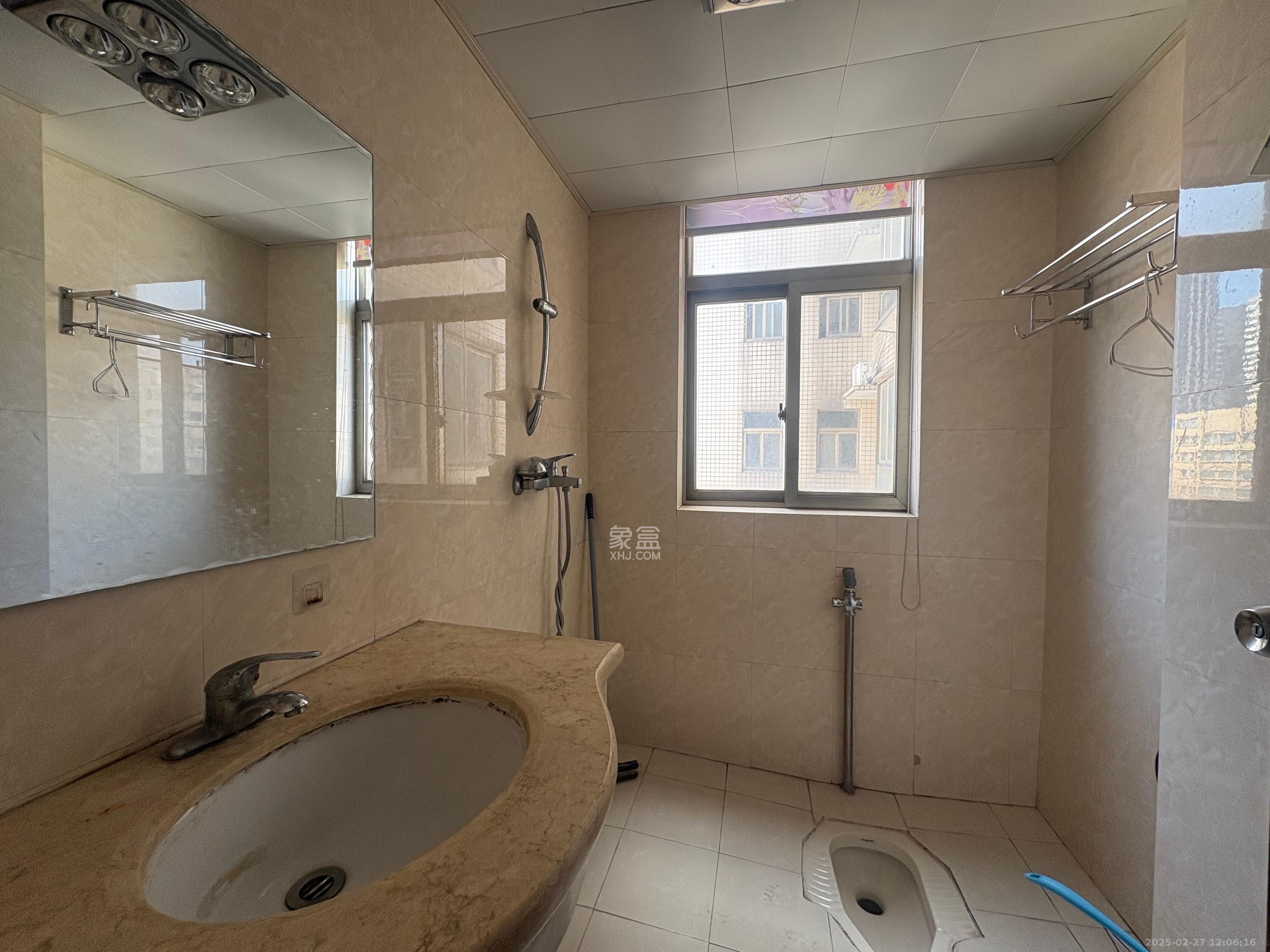 96301部队小区 4室2厅2卫 2600.0元/月 96301部队小区 4室2厅2卫 2600.0元/月室内图