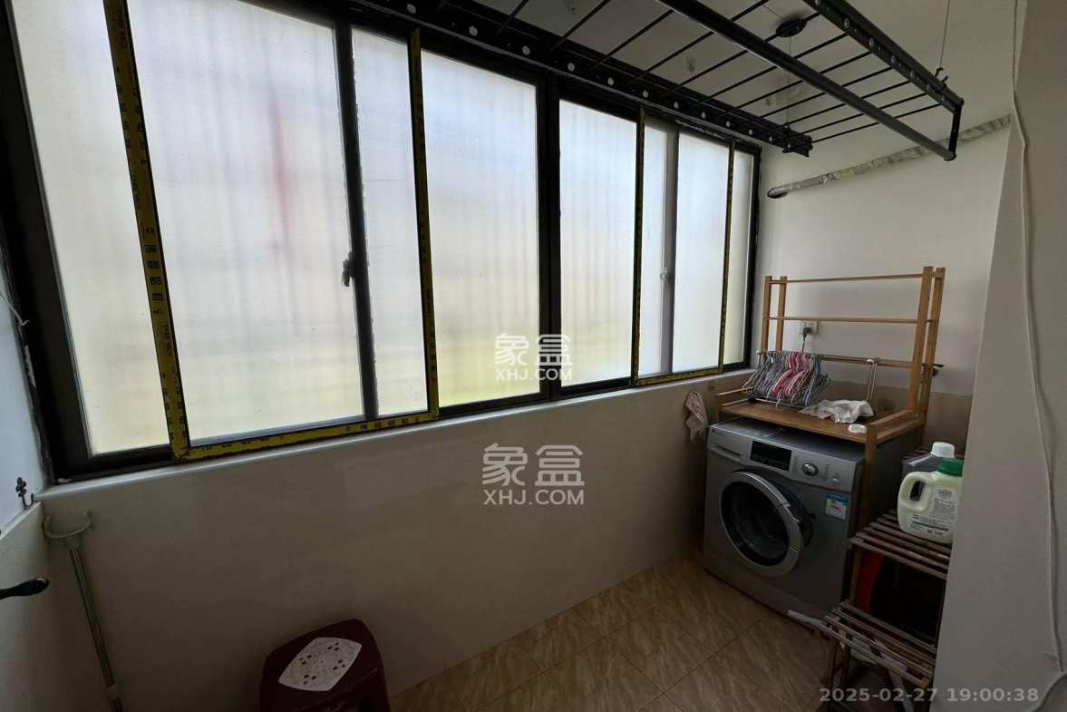 湘核佳苑 3室2厅2卫 2500.0元/月 湘核佳苑 3室2厅2卫 2500.0元/月室内图