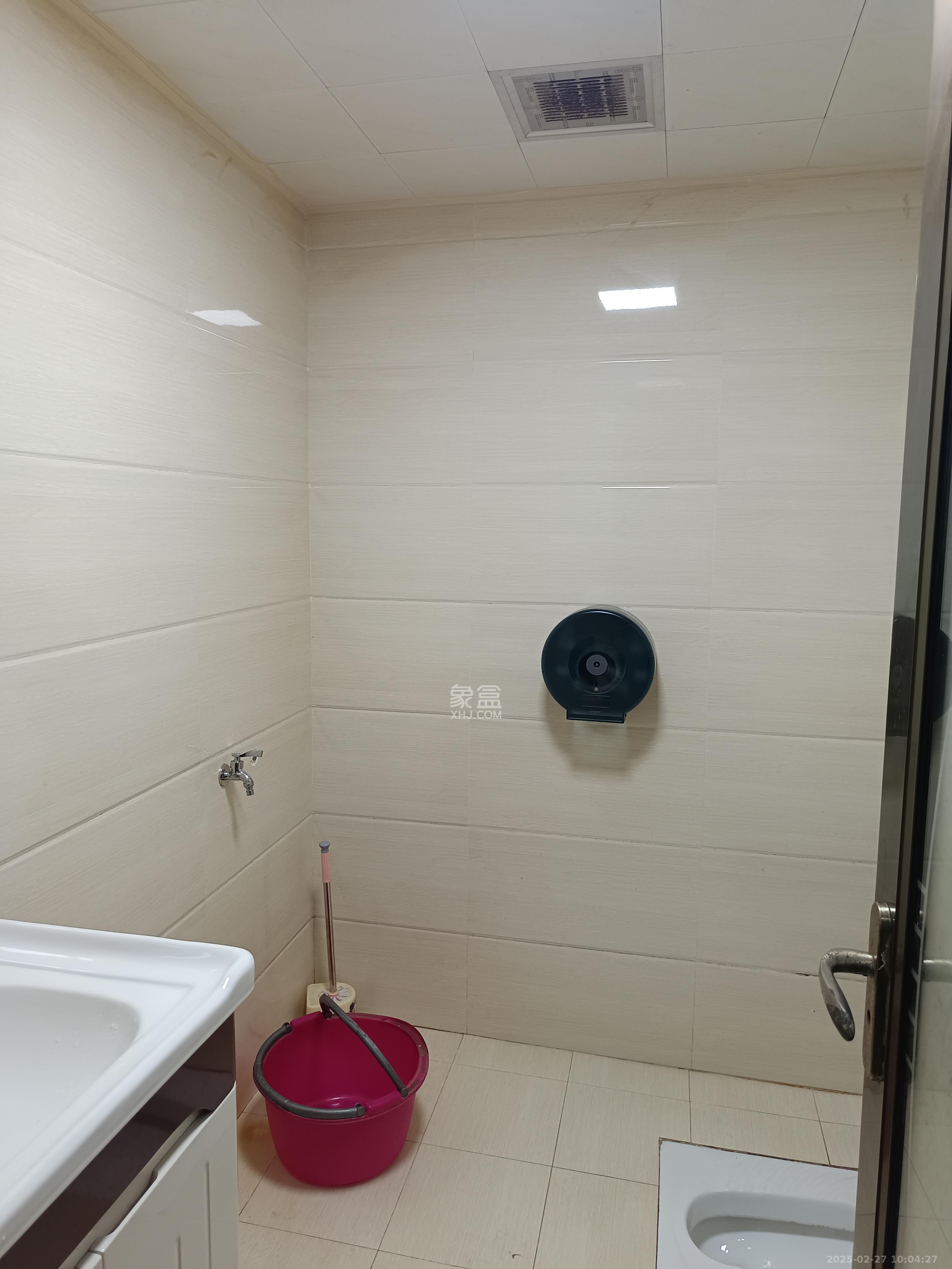 山水湾  1室1厅1卫   1300.00元/月室内图