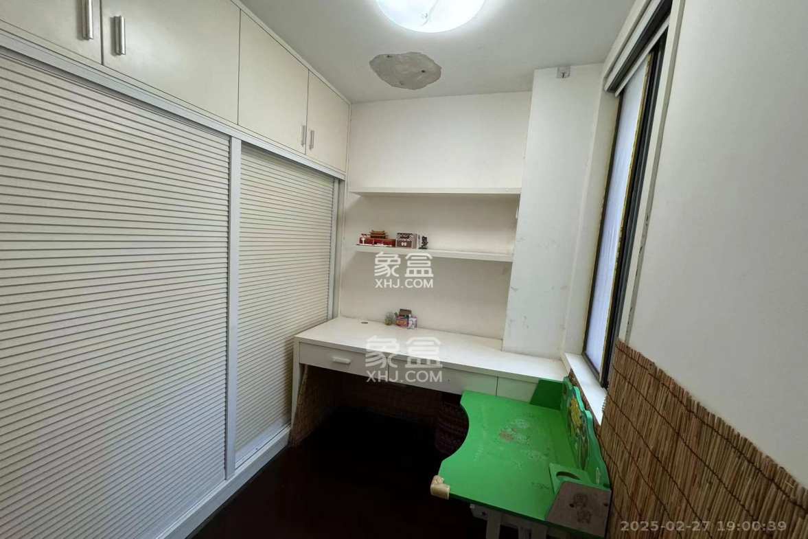 湘核佳苑 3室2厅2卫 2500.0元/月 湘核佳苑 3室2厅2卫 2500.0元/月室内图