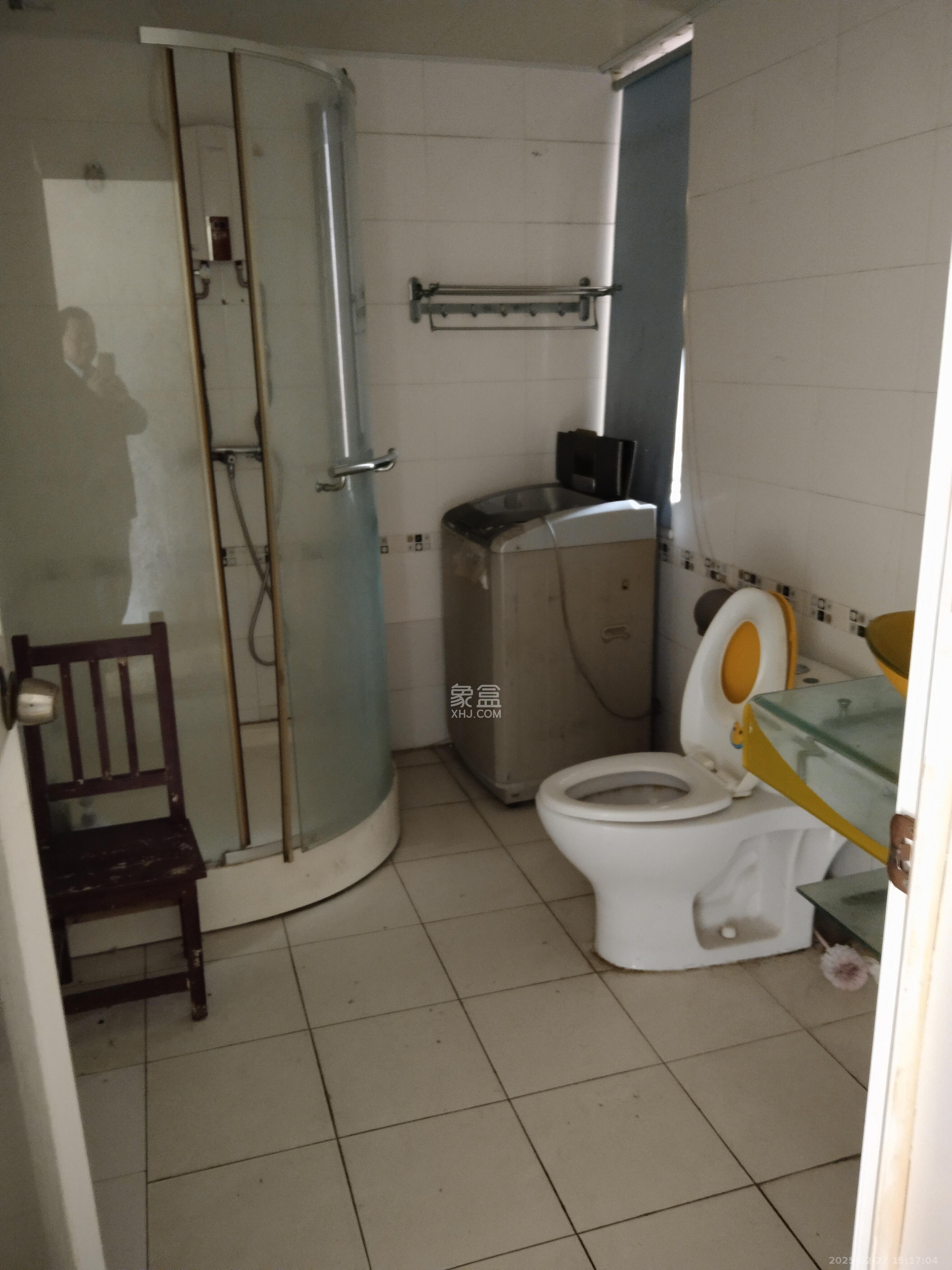 山水人家一二期 3室2厅2卫 2000.0元/月 山水人家一二期 3室2厅2卫 2000.0元/月室内图