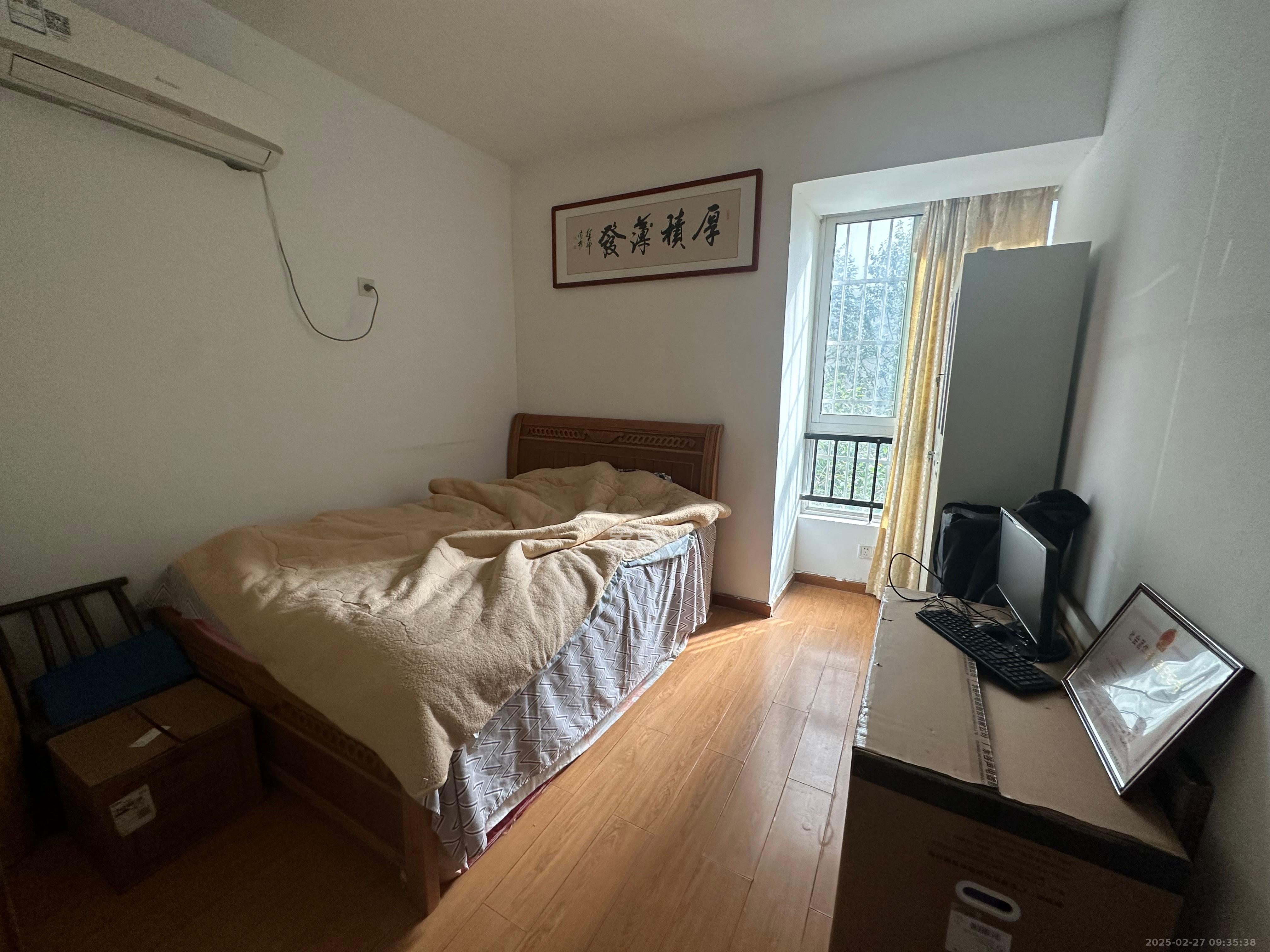 山水华景 3室2厅1卫 2300.0元/月 山水华景 3室2厅1卫 2300.0元/月室内图