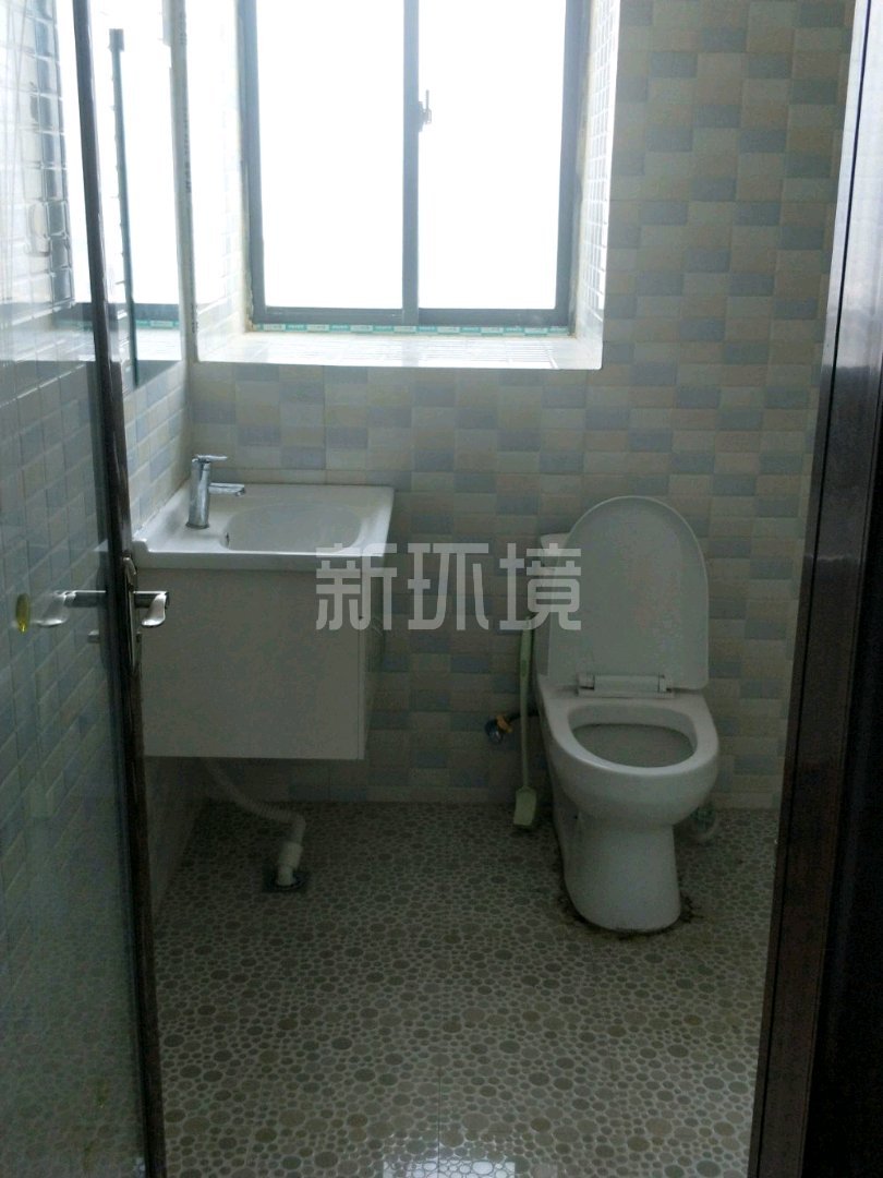 宏天绿城  3室2厅2卫   1500.00元/月室内图