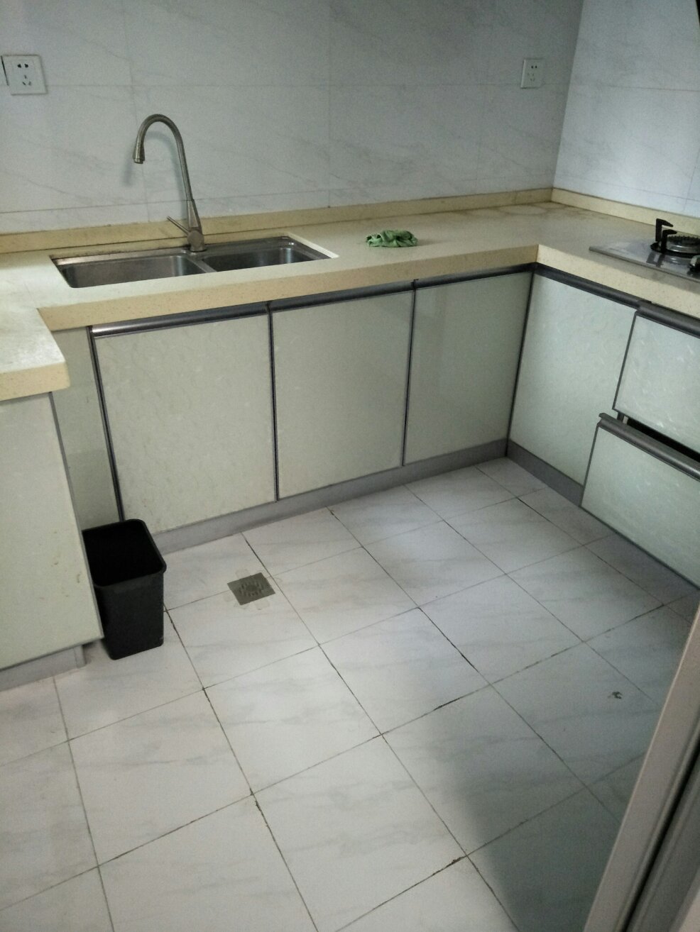 逸臣广场 2室2厅1卫 1600.0元/月 逸臣广场 2室2厅1卫 1600.0元/月室内图