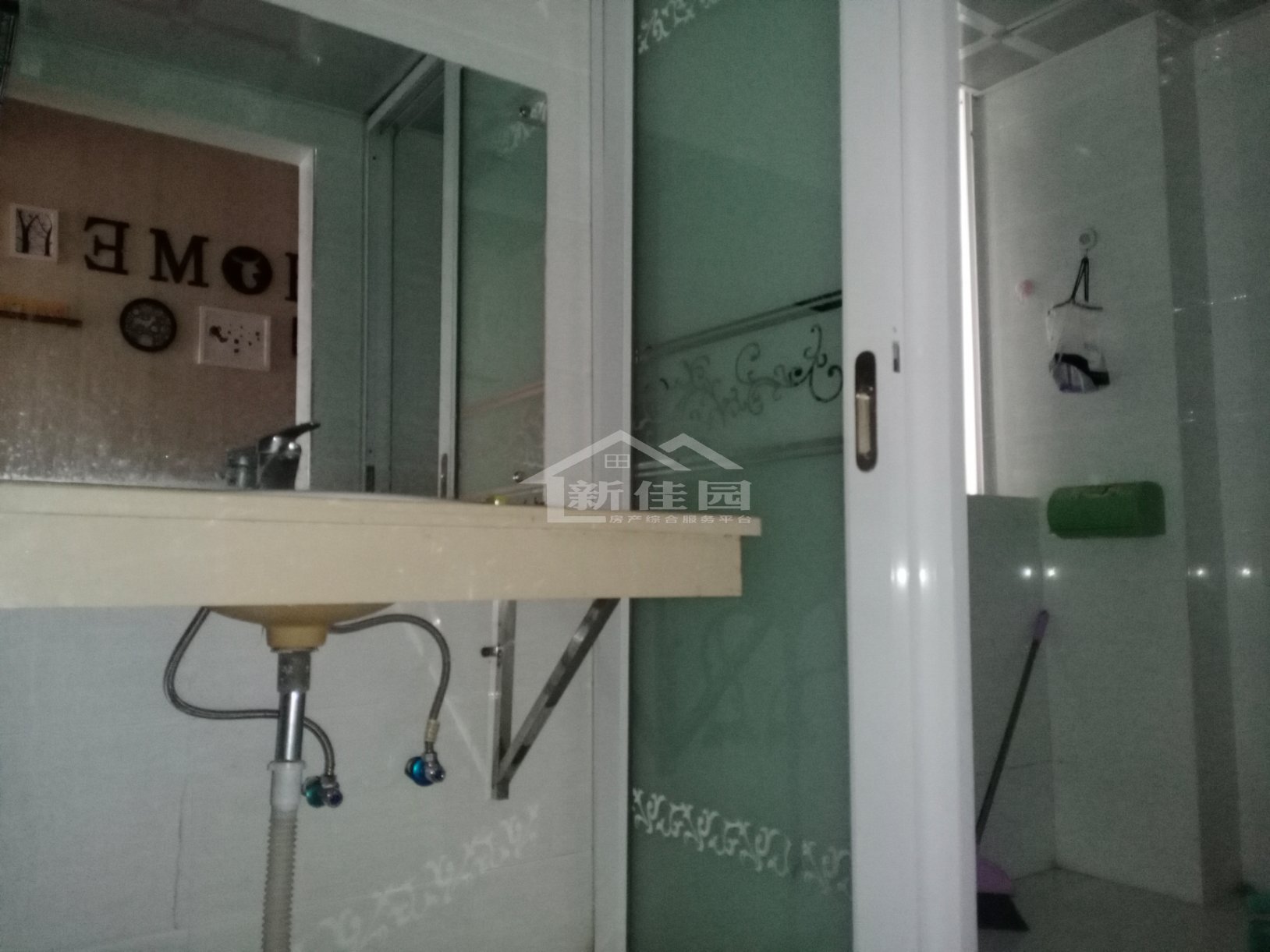 万众商住楼 2室2厅1卫 1500.0元/月 万众商住楼 2室2厅1卫 1500.0元/月室内图