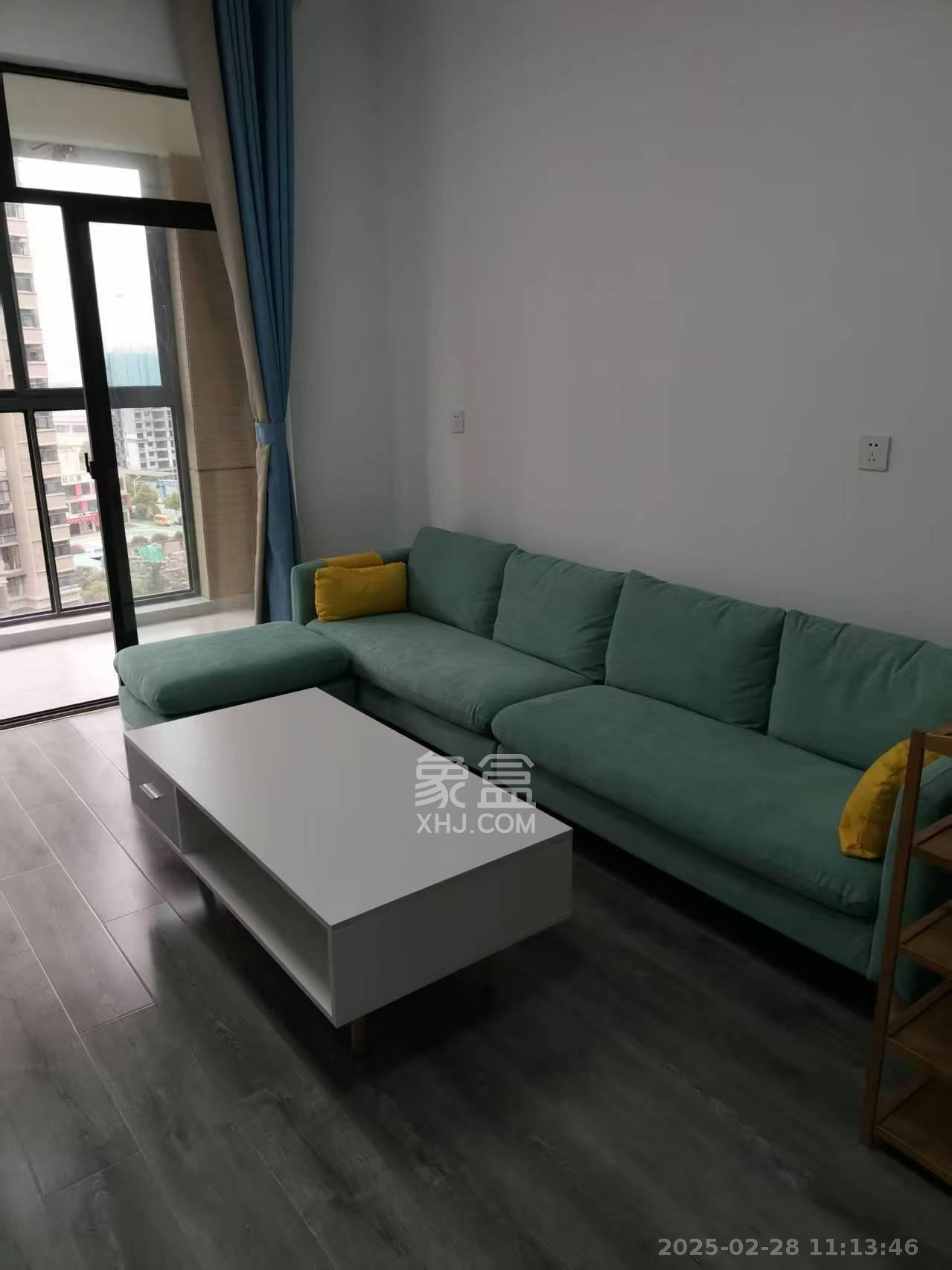 辉煌国际城二期  4室2厅2卫    2800.0元/月 辉煌国际城二期  4室2厅2卫    2800.0元/月室内图