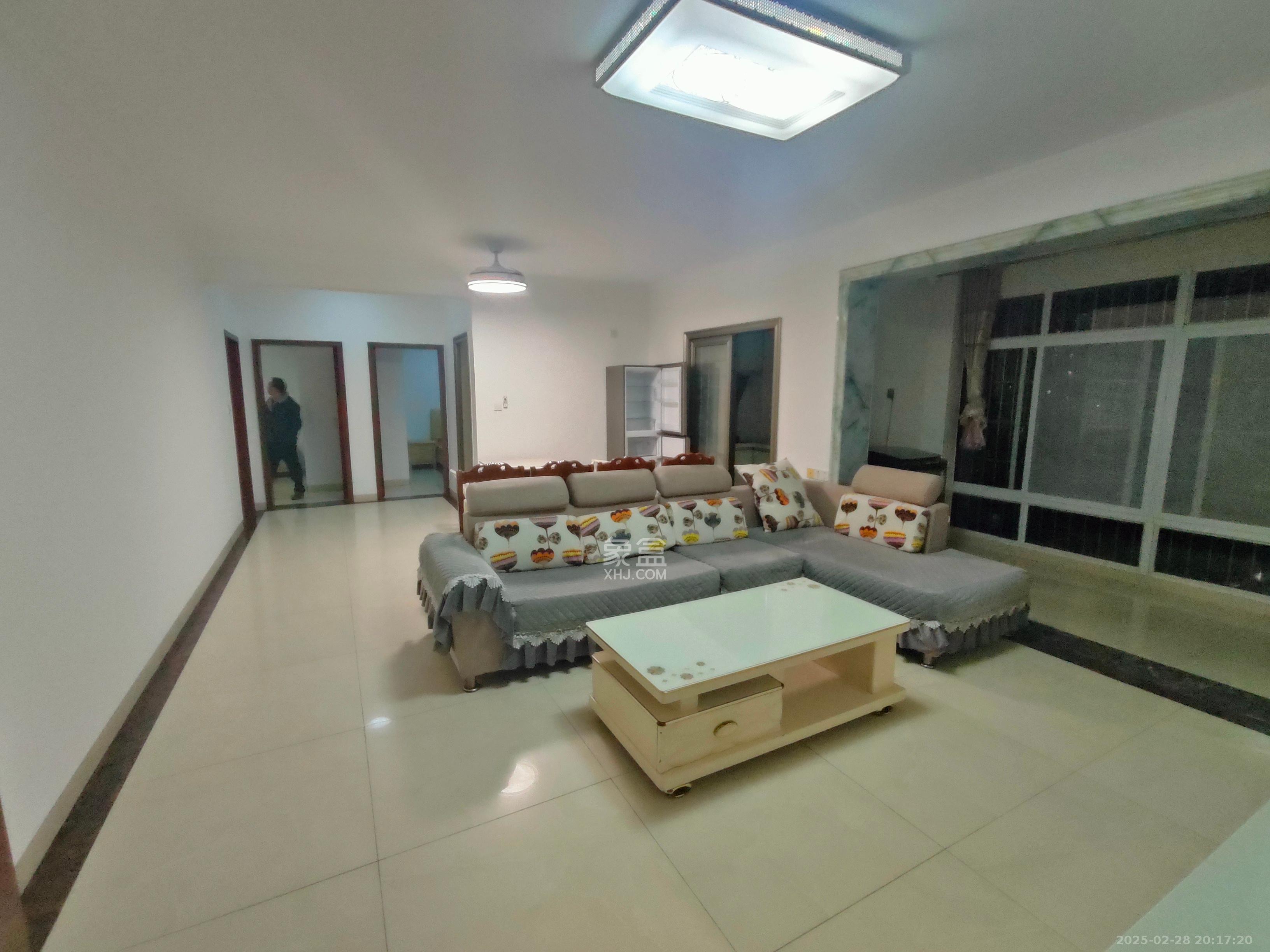 和润园一、二期 3室2厅1卫 2050.0元/月 和润园一、二期 3室2厅1卫 2050.0元/月室内图