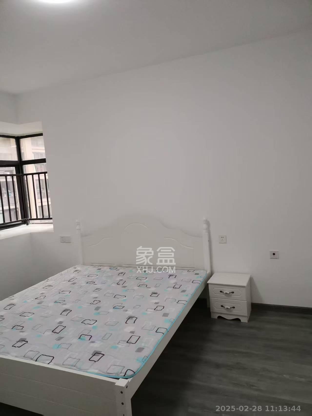 辉煌国际城二期  4室2厅2卫    2800.0元/月 辉煌国际城二期  4室2厅2卫    2800.0元/月室内图