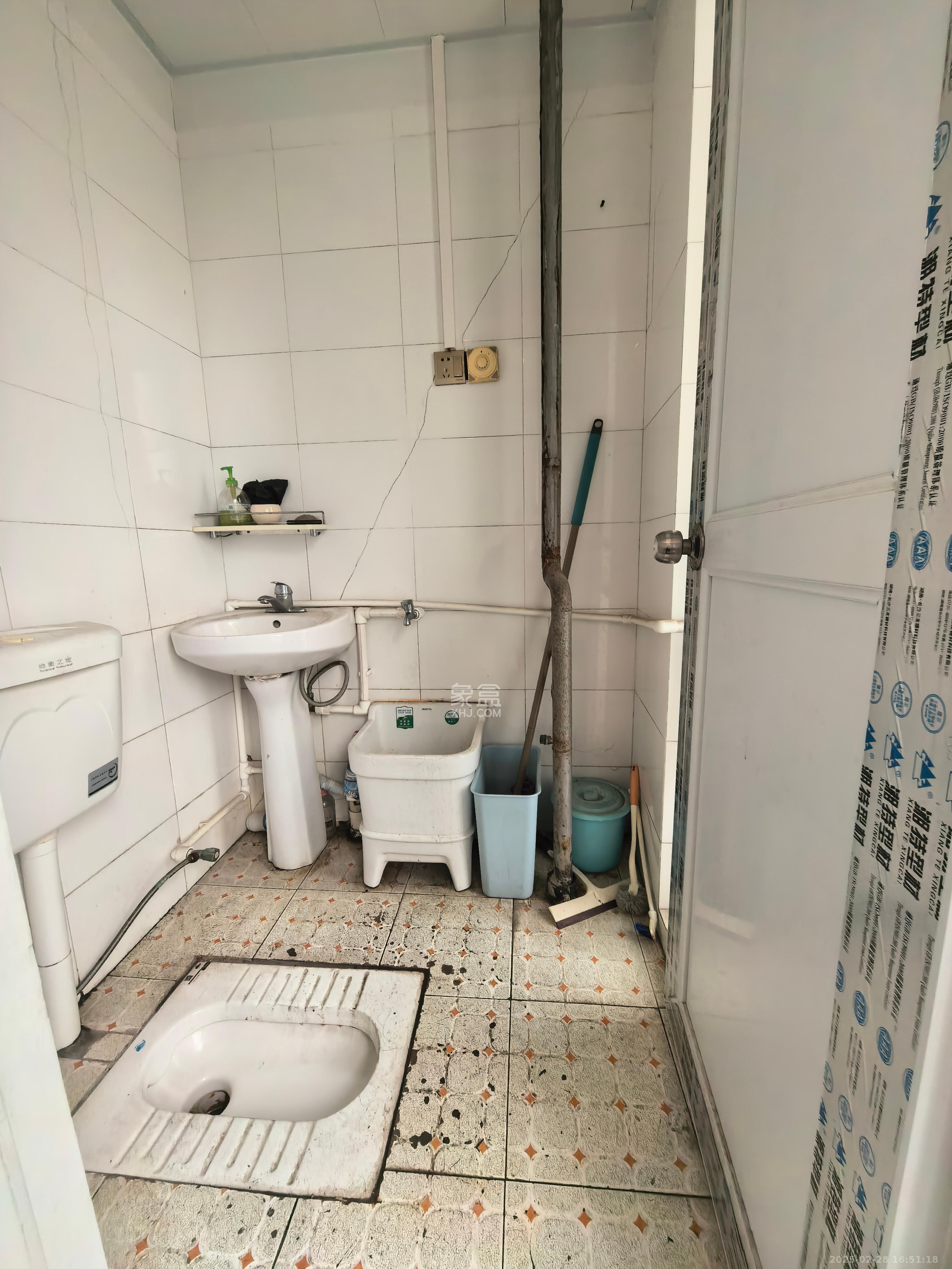 东一国际 1室1厅1卫 3300.0元/月 东一国际 1室1厅1卫 3300.0元/月室内图