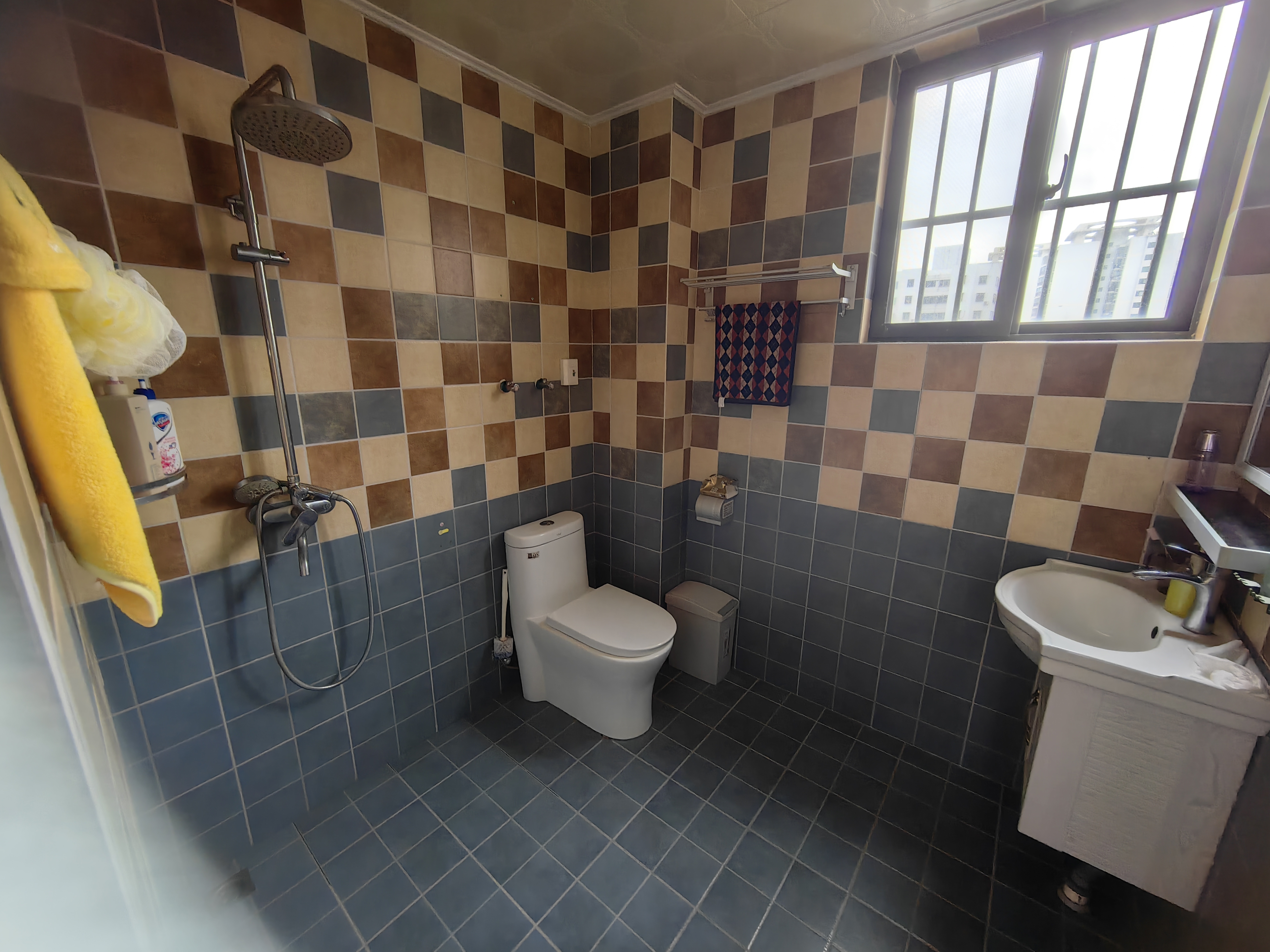 四季雅居 3室2厅2卫 200.0万 四季雅居 3室2厅2卫 200.0万客厅