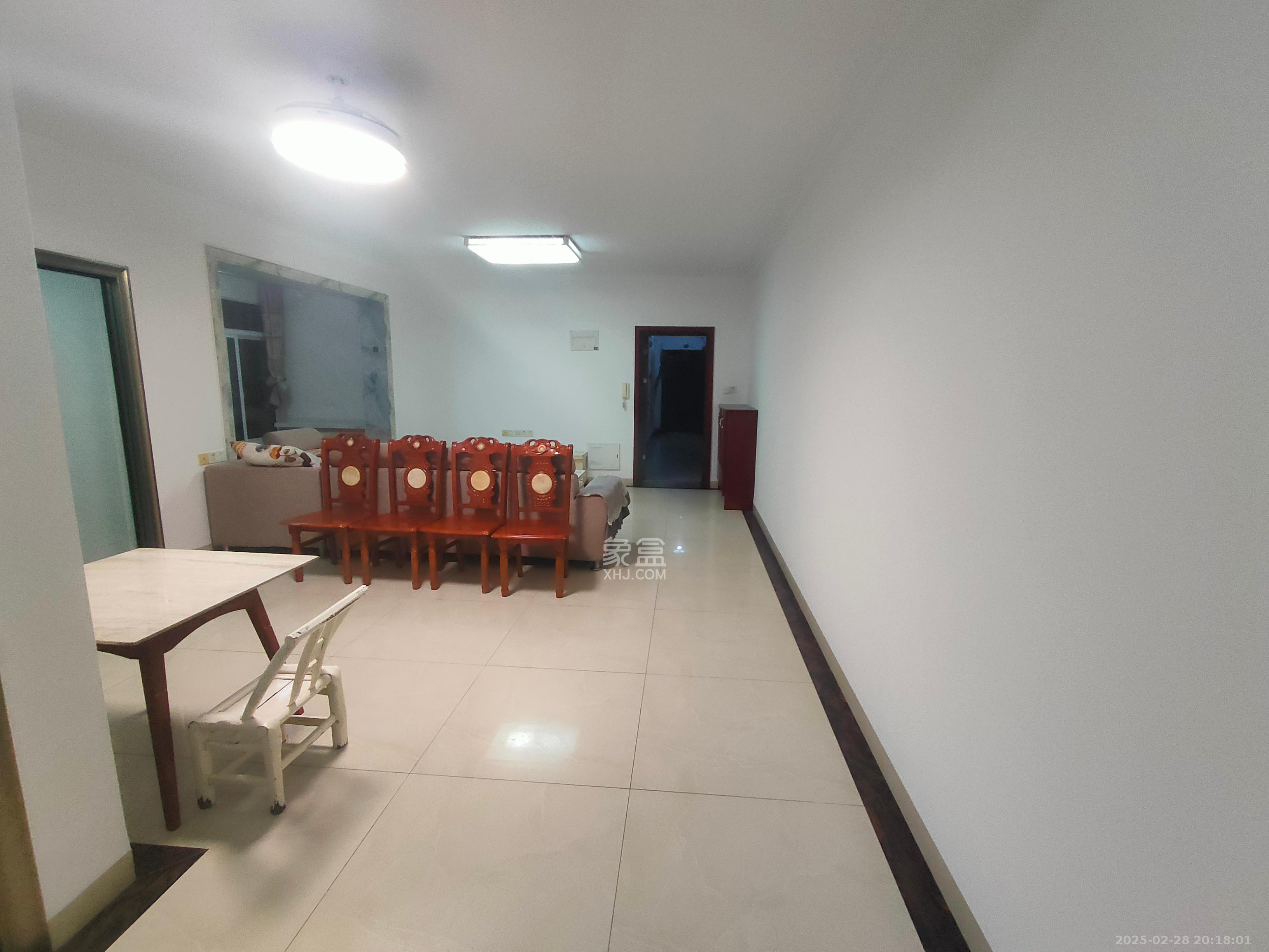 和润园一、二期 3室2厅1卫 2050.0元/月 和润园一、二期 3室2厅1卫 2050.0元/月室内图