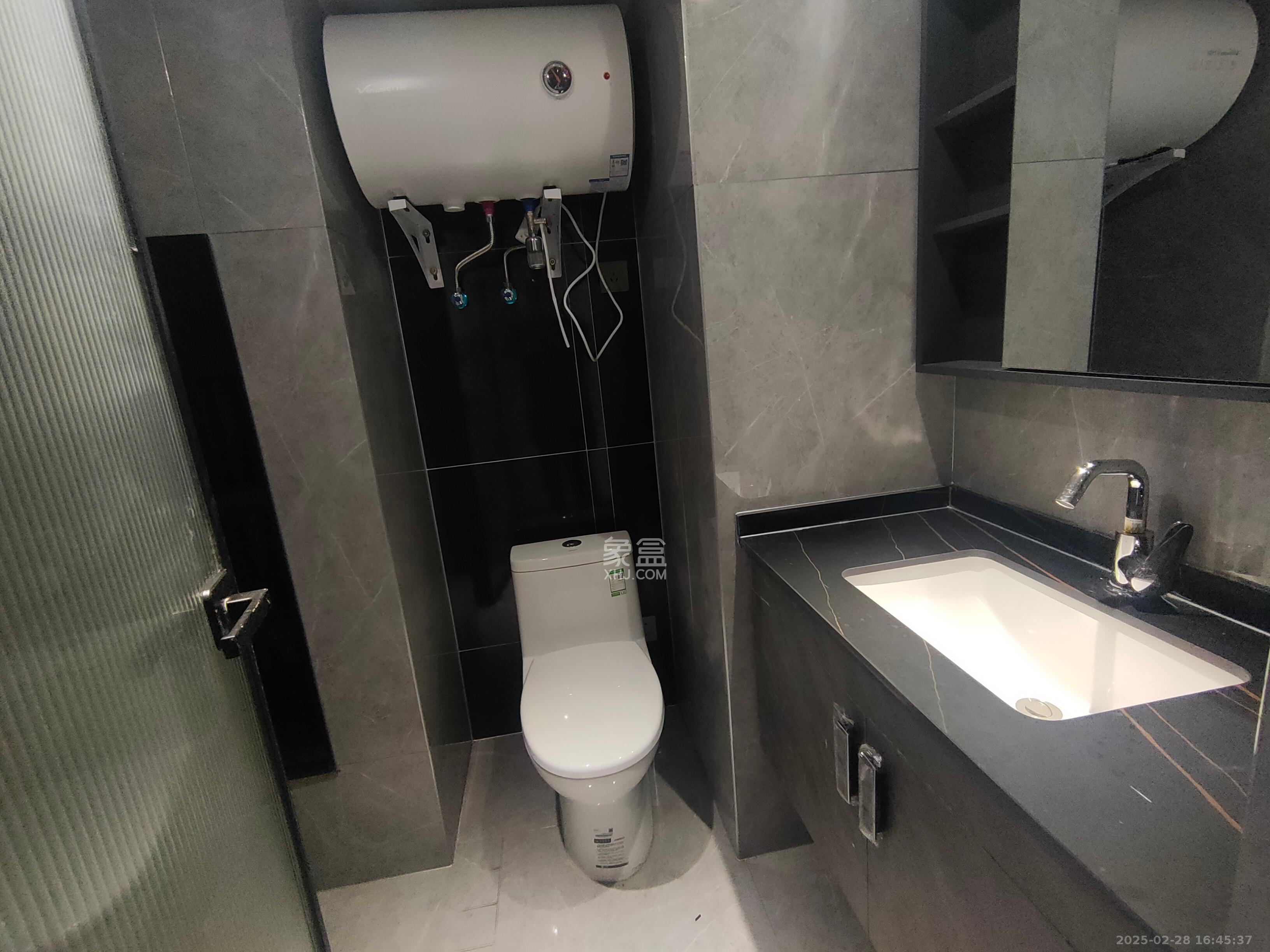 龙湖新壹城 1室0厅1卫 1500.0元/月 龙湖新壹城 1室0厅1卫 1500.0元/月室内图