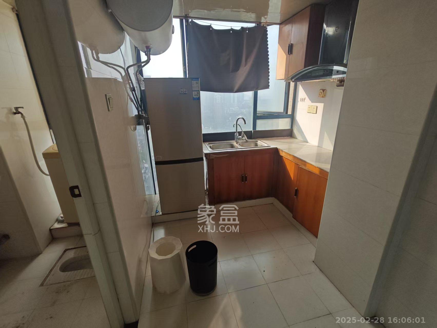 东一国际  2室1厅1卫    2100.0元/月 东一国际  2室1厅1卫    2100.0元/月室内图