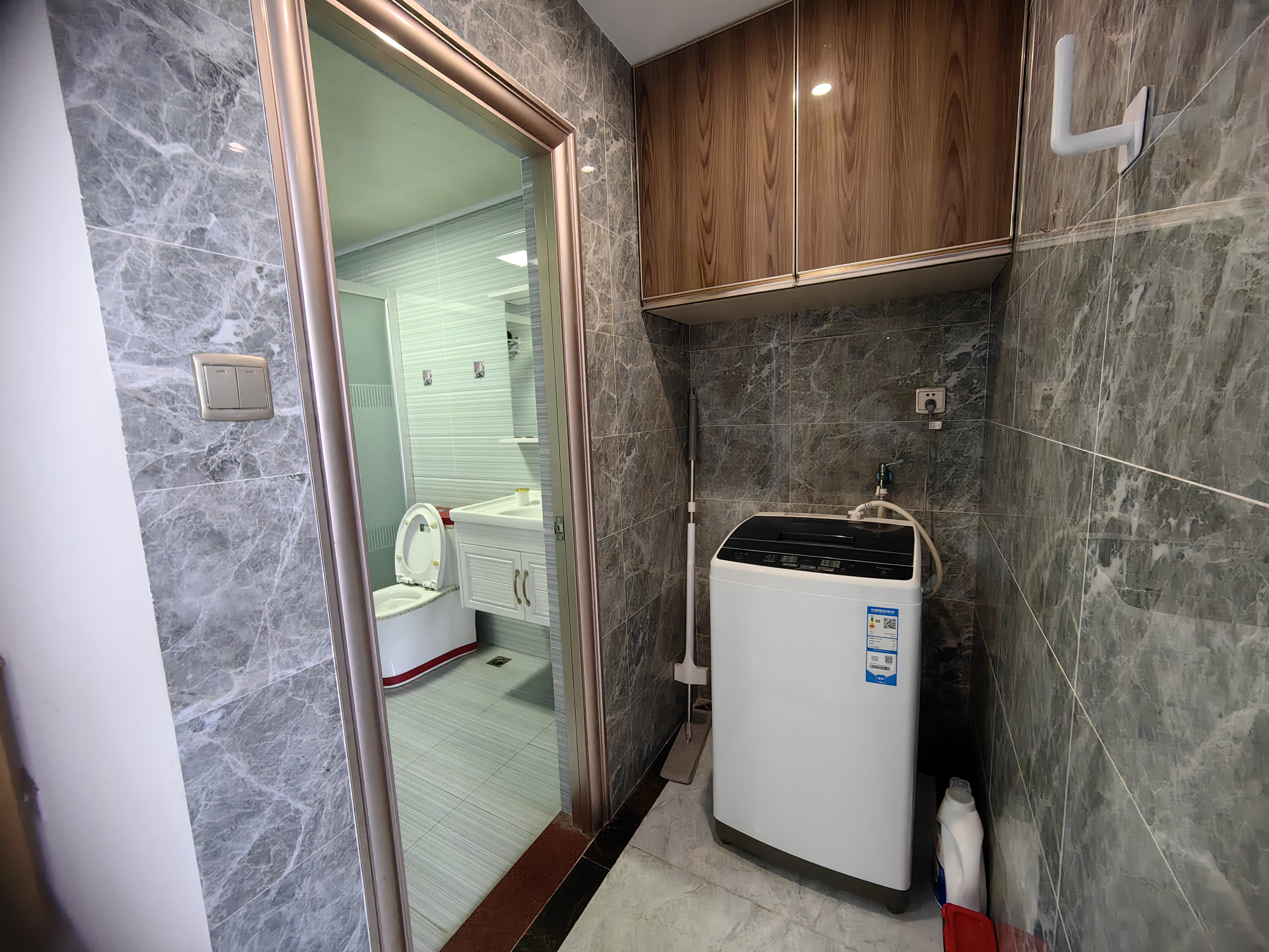 四季雅居 3室2厅2卫 200.0万 四季雅居 3室2厅2卫 200.0万客厅