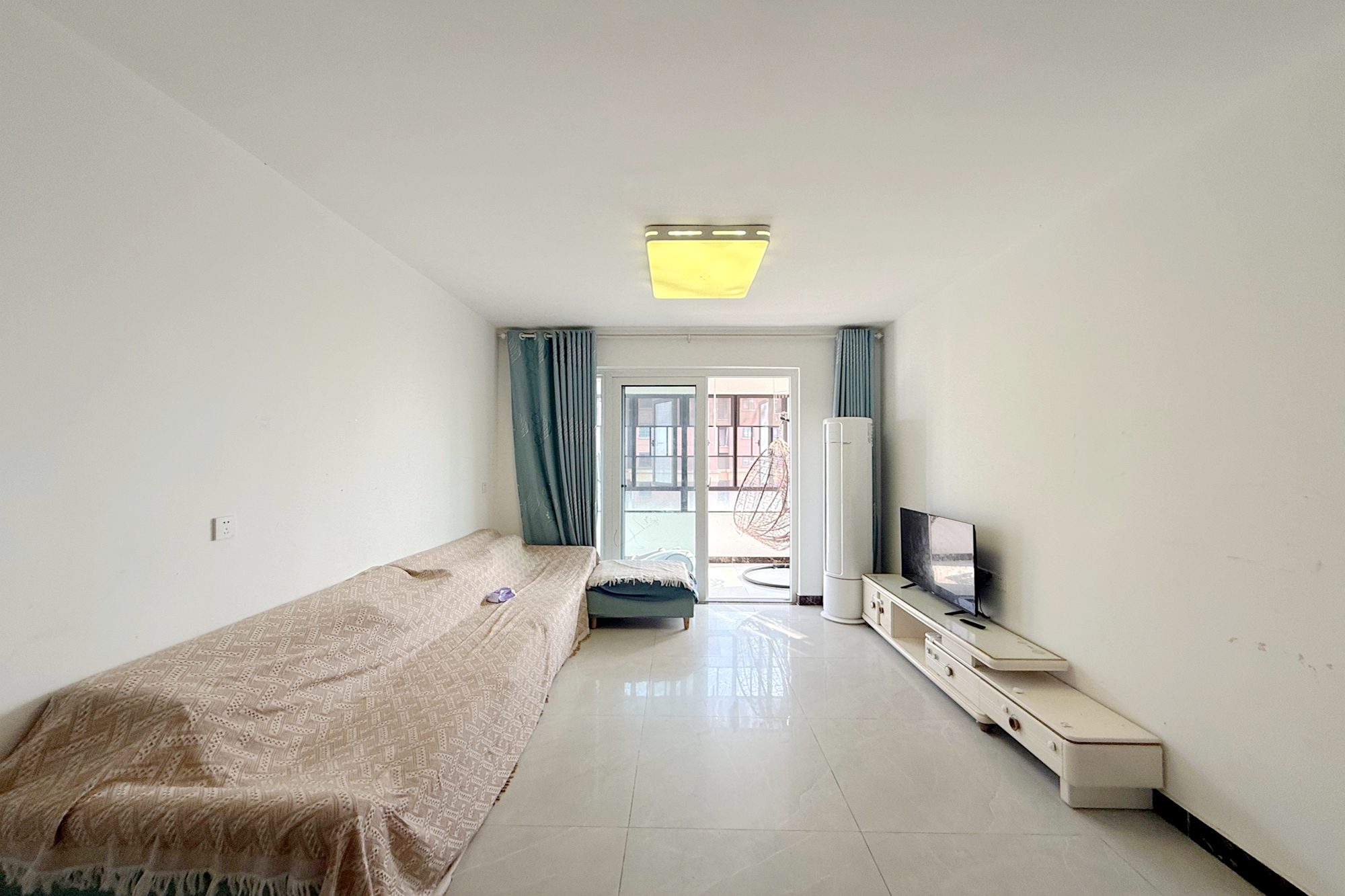 新城国际花都 3室2厅2卫 74.0万 新城国际花都 3室2厅2卫 74.0万客厅