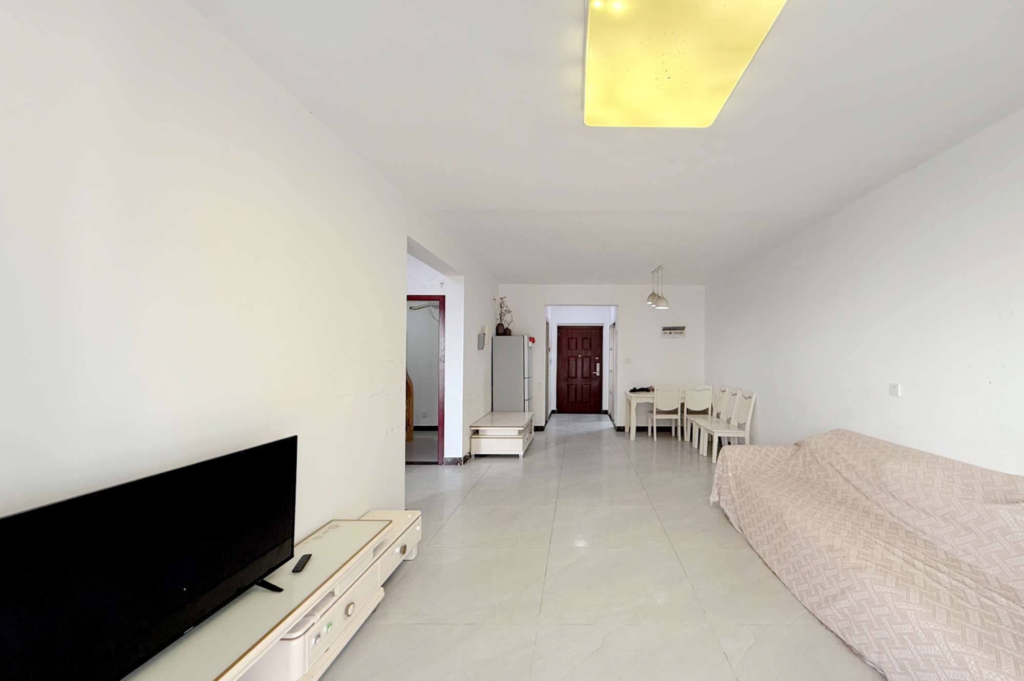 新城国际花都 3室2厅2卫 74.0万 新城国际花都 3室2厅2卫 74.0万客厅