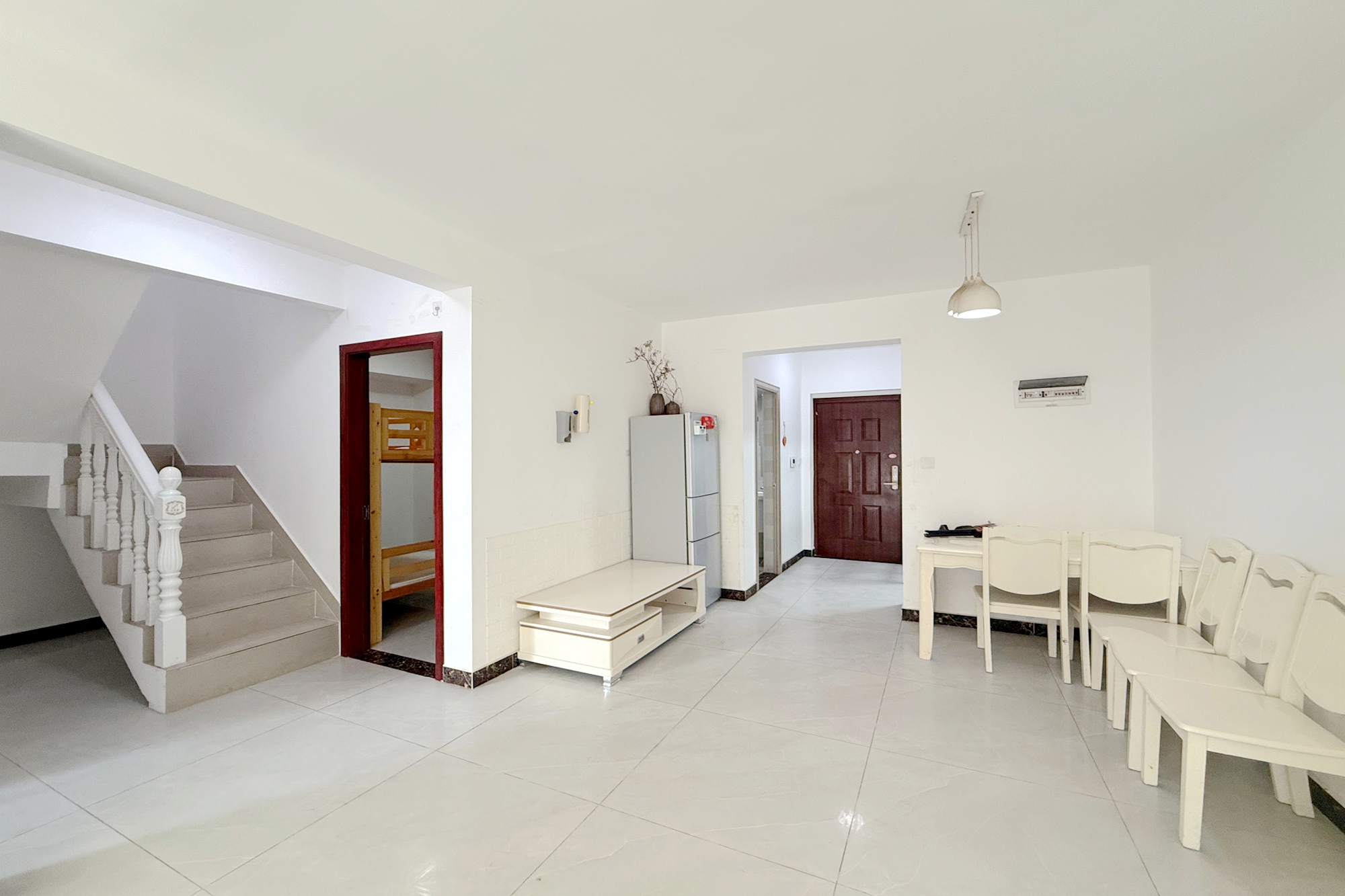 新城国际花都 3室2厅2卫 74.0万 新城国际花都 3室2厅2卫 74.0万客厅