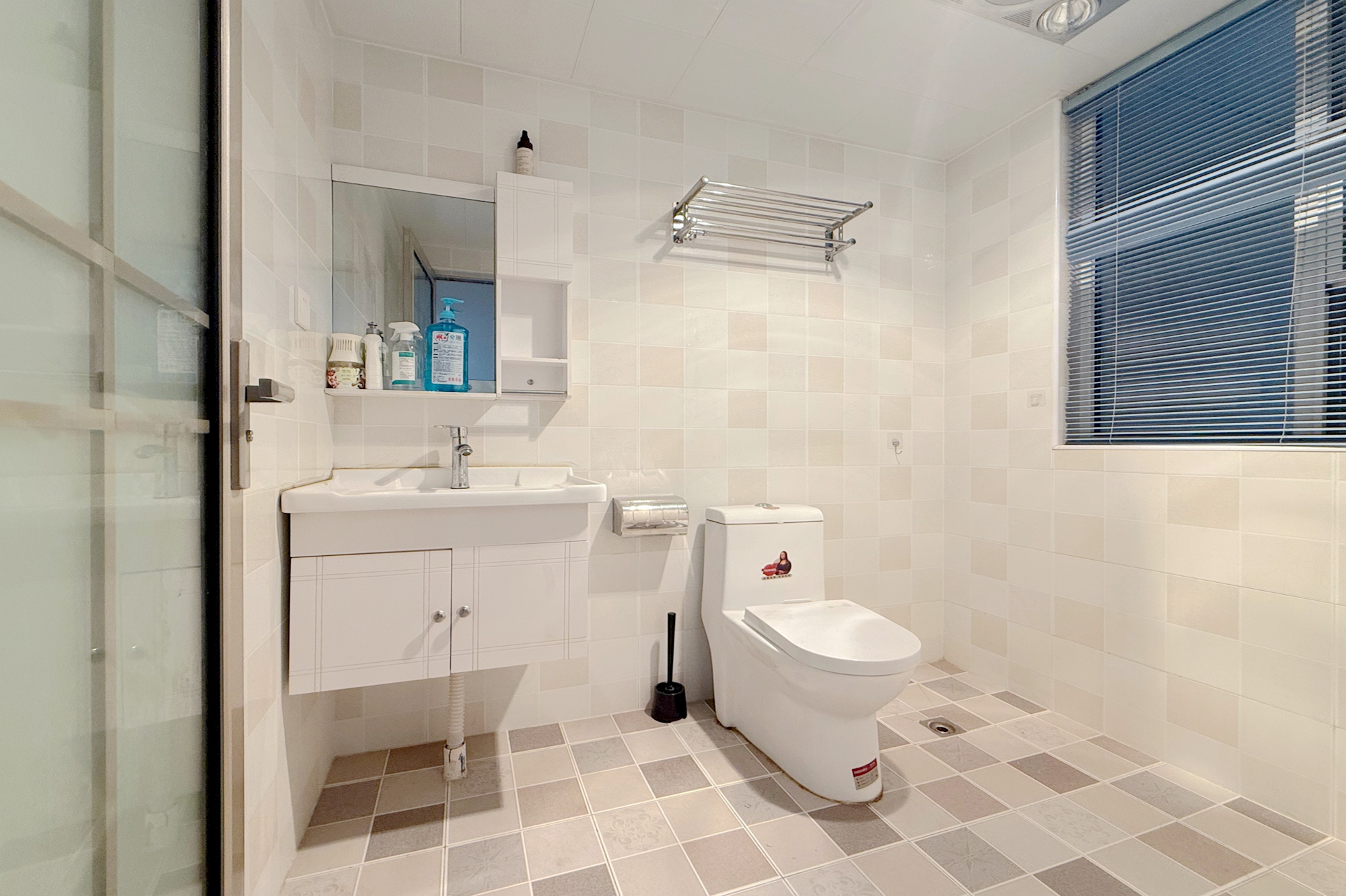 新城国际花都 3室2厅2卫 74.0万 新城国际花都 3室2厅2卫 74.0万卫生间