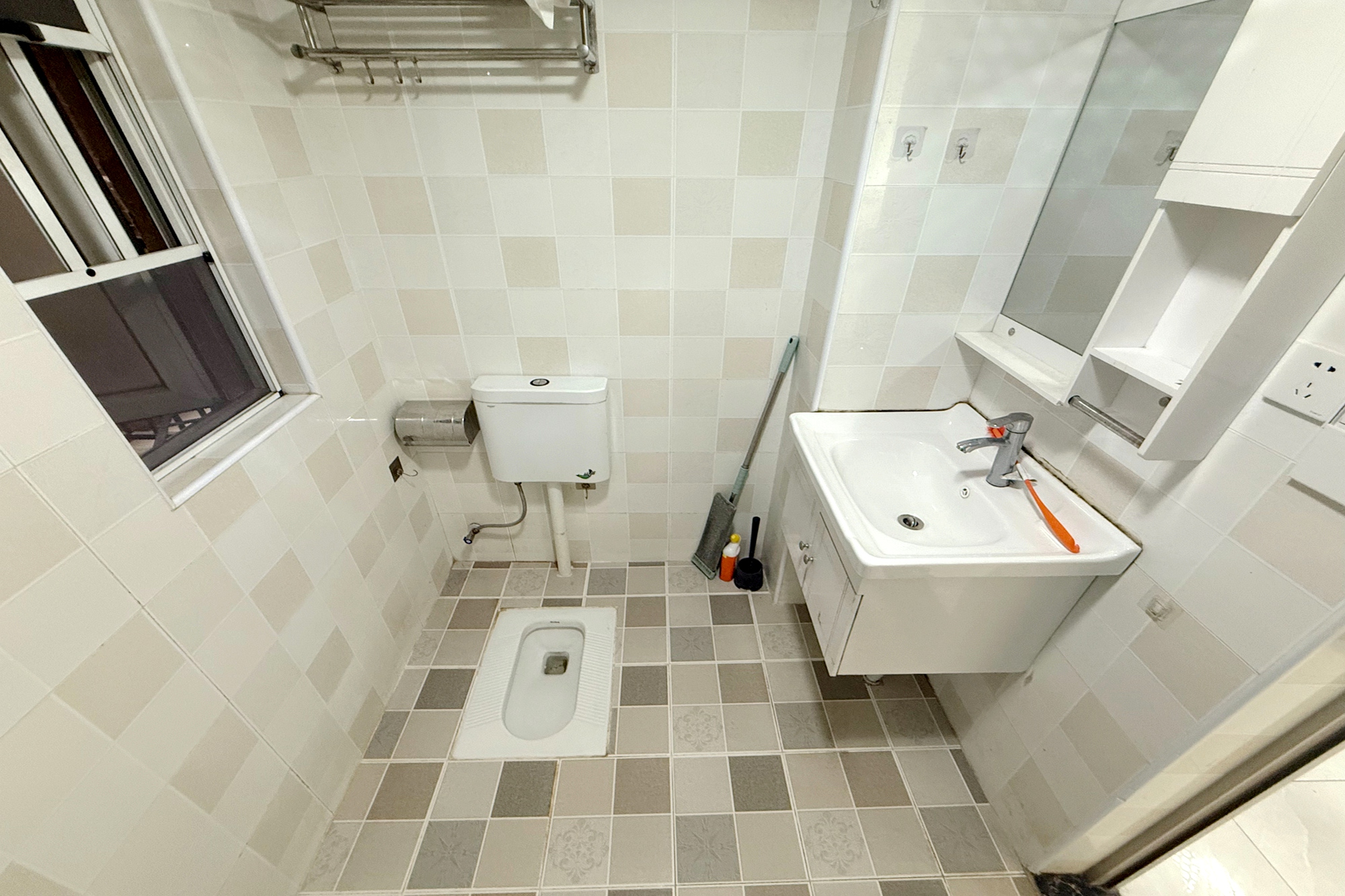 新城国际花都 3室2厅2卫 74.0万 新城国际花都 3室2厅2卫 74.0万卫生间