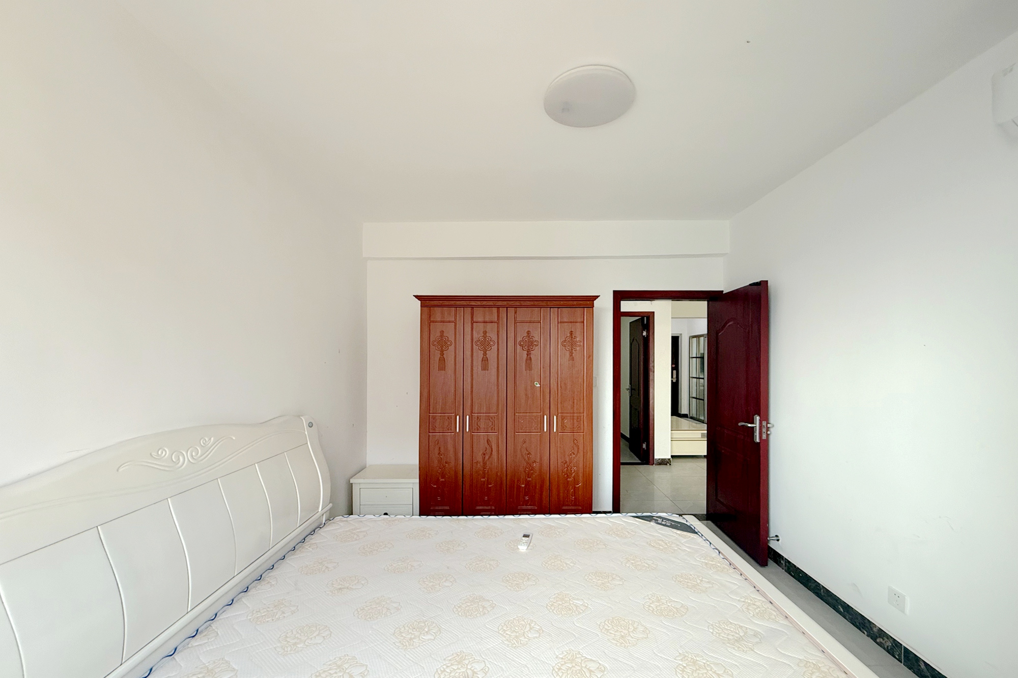 新城国际花都 3室2厅2卫 74.0万 新城国际花都 3室2厅2卫 74.0万卧室