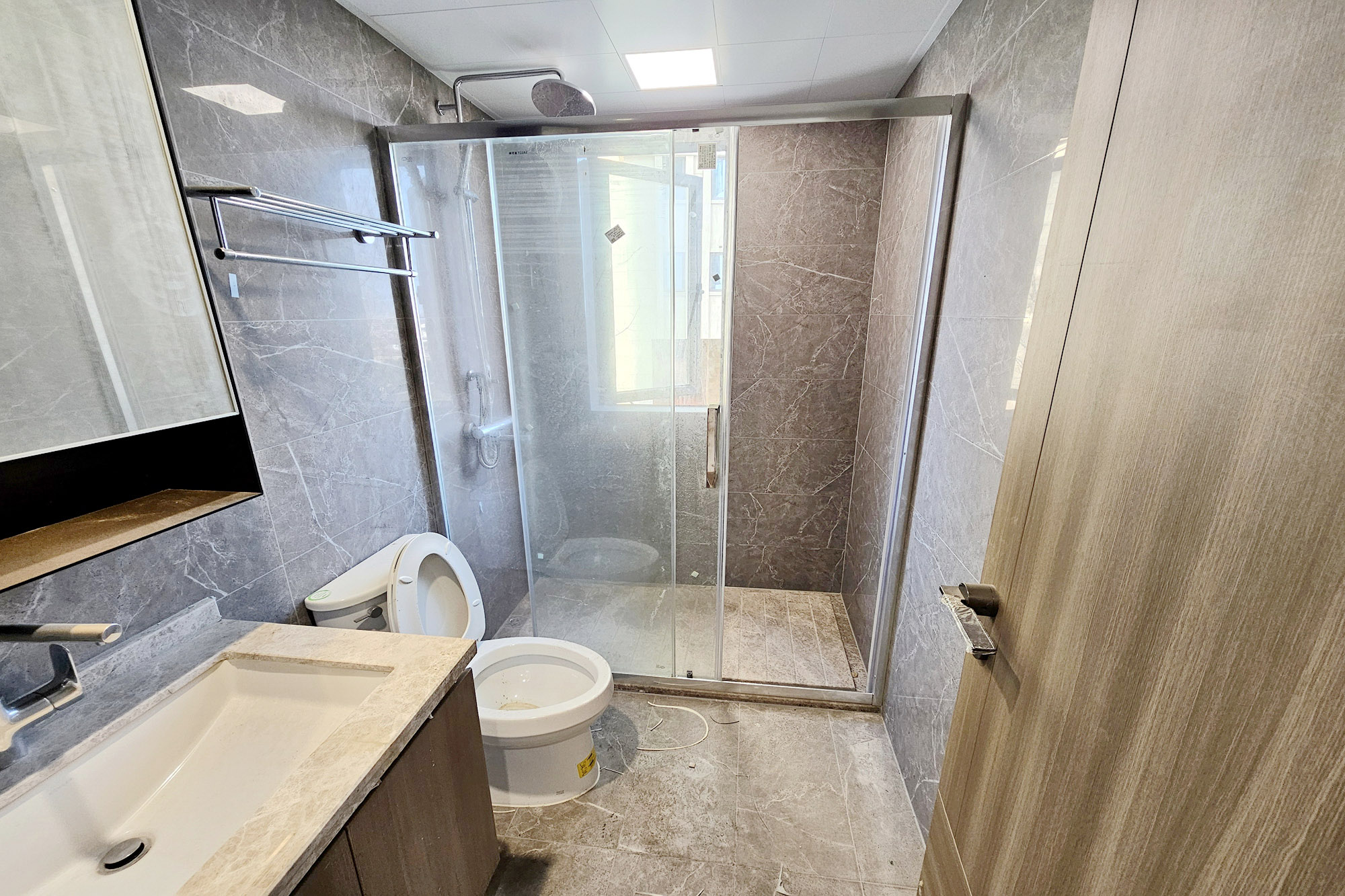 阳光城尚东湾青柠园 4室2厅2卫 135.0万 阳光城尚东湾青柠园 4室2厅2卫 135.0万卫生间