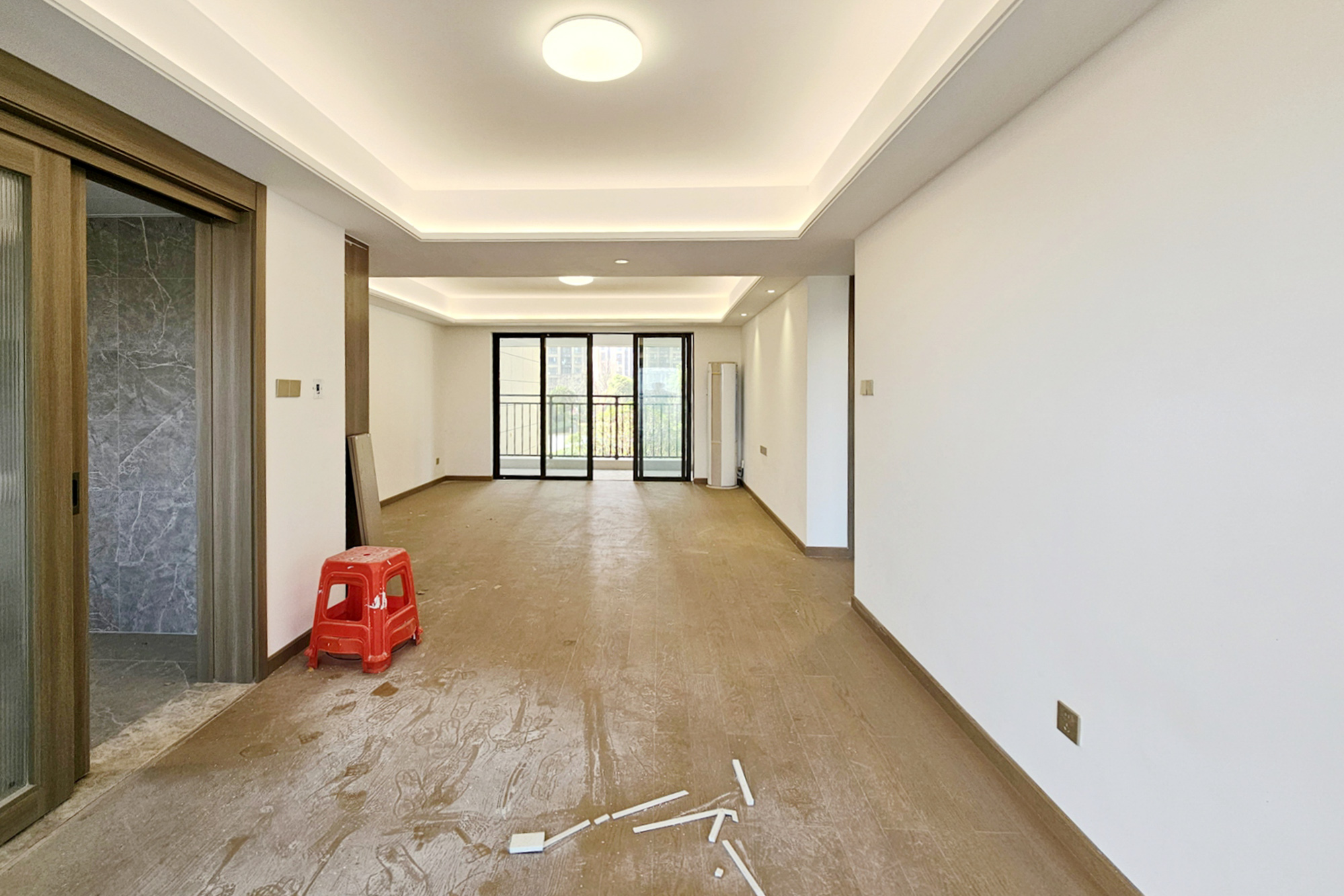 阳光城尚东湾青柠园 4室2厅2卫 135.0万 阳光城尚东湾青柠园 4室2厅2卫 135.0万客厅