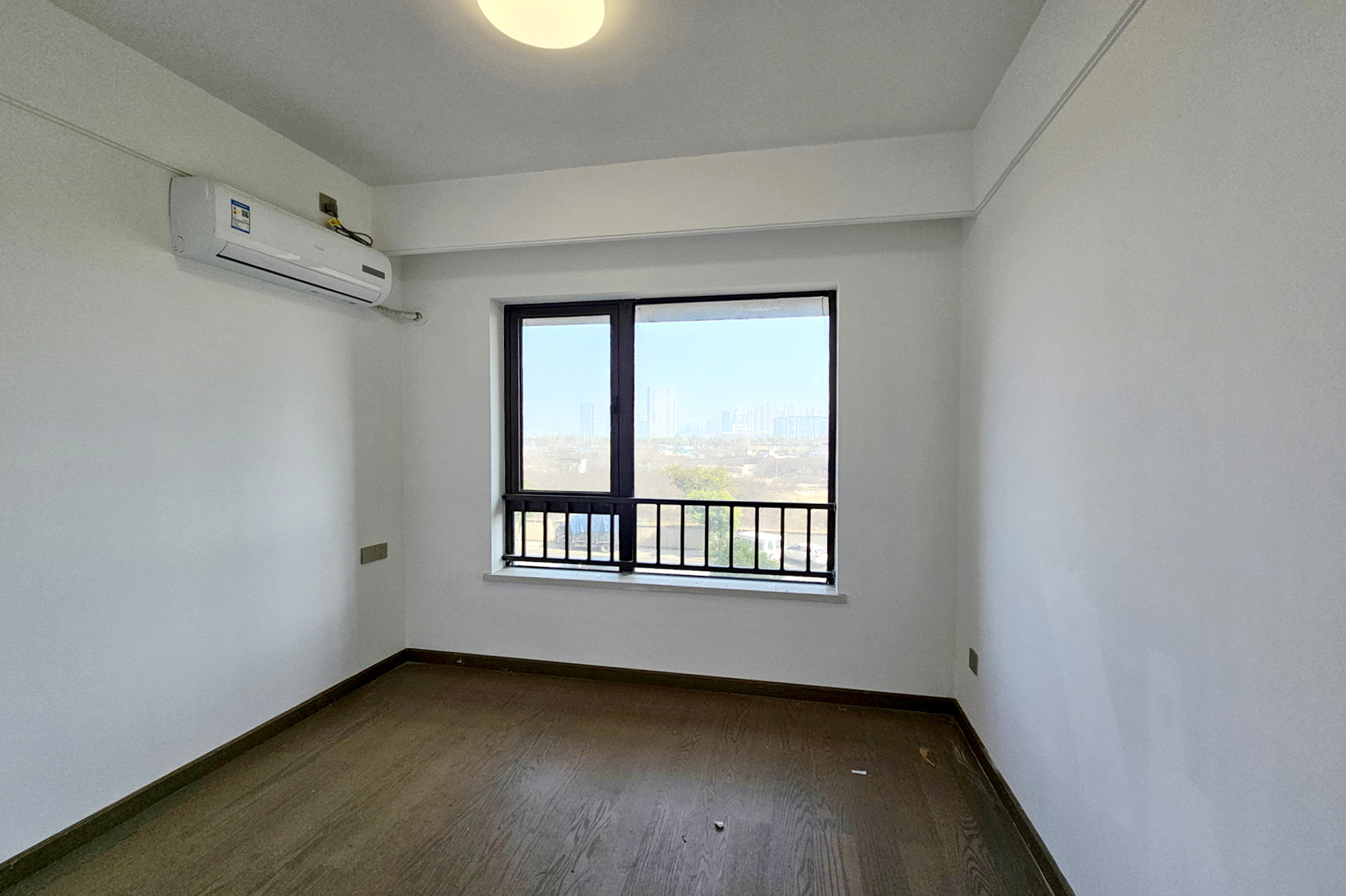 阳光城尚东湾青柠园 4室2厅2卫 135.0万 阳光城尚东湾青柠园 4室2厅2卫 135.0万卧室