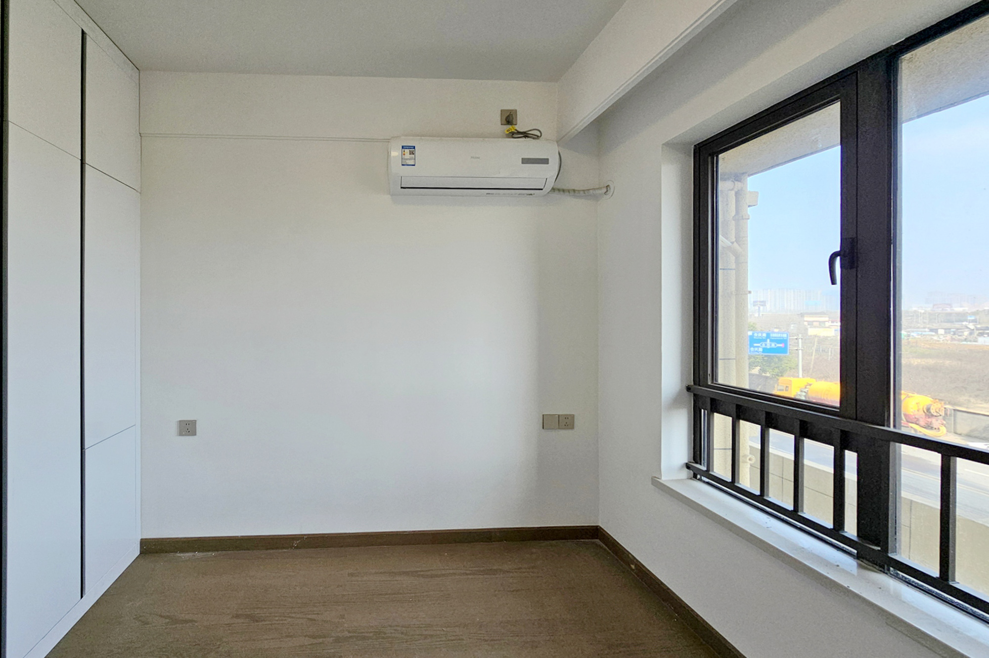 阳光城尚东湾青柠园 4室2厅2卫 135.0万 阳光城尚东湾青柠园 4室2厅2卫 135.0万卧室