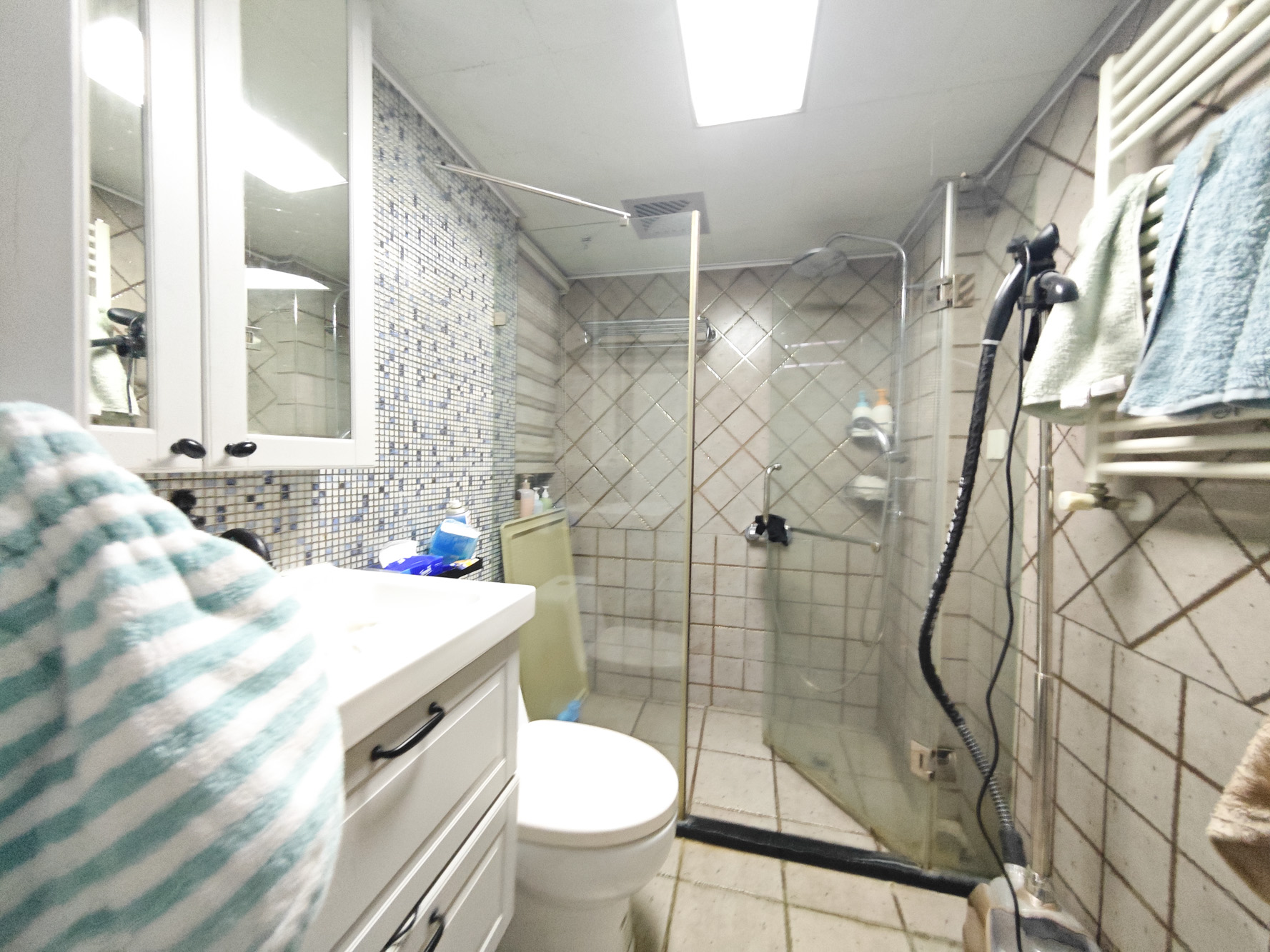 鑫远湘府华城 3室2厅1卫 129.0万 鑫远湘府华城 3室2厅1卫 129.0万卫生间