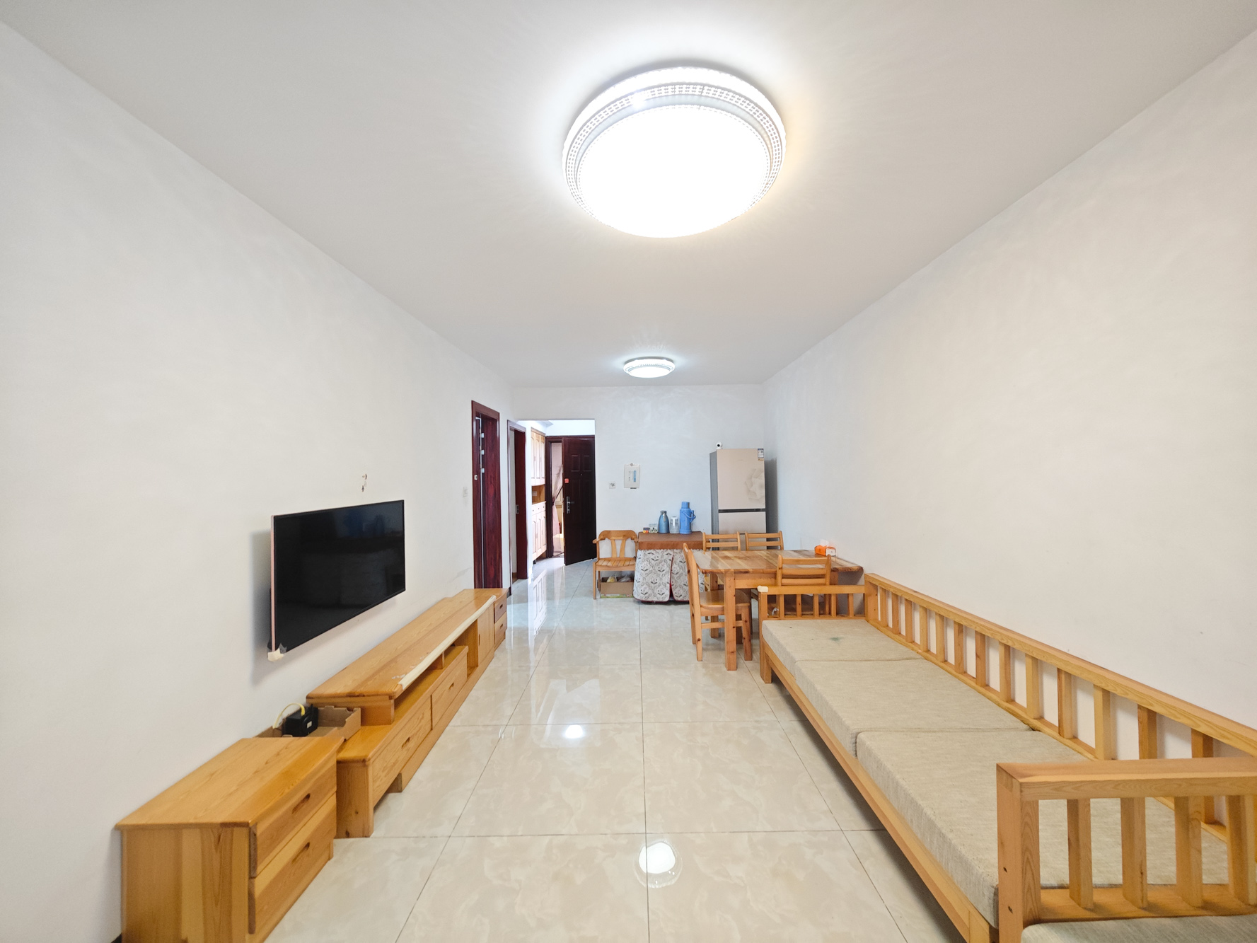 保利城(中航城国际社区、郡原美村)  3室2厅1卫    62.8万 保利城(中航城国际社区、郡原美村)  3室2厅1卫    62.8万客厅