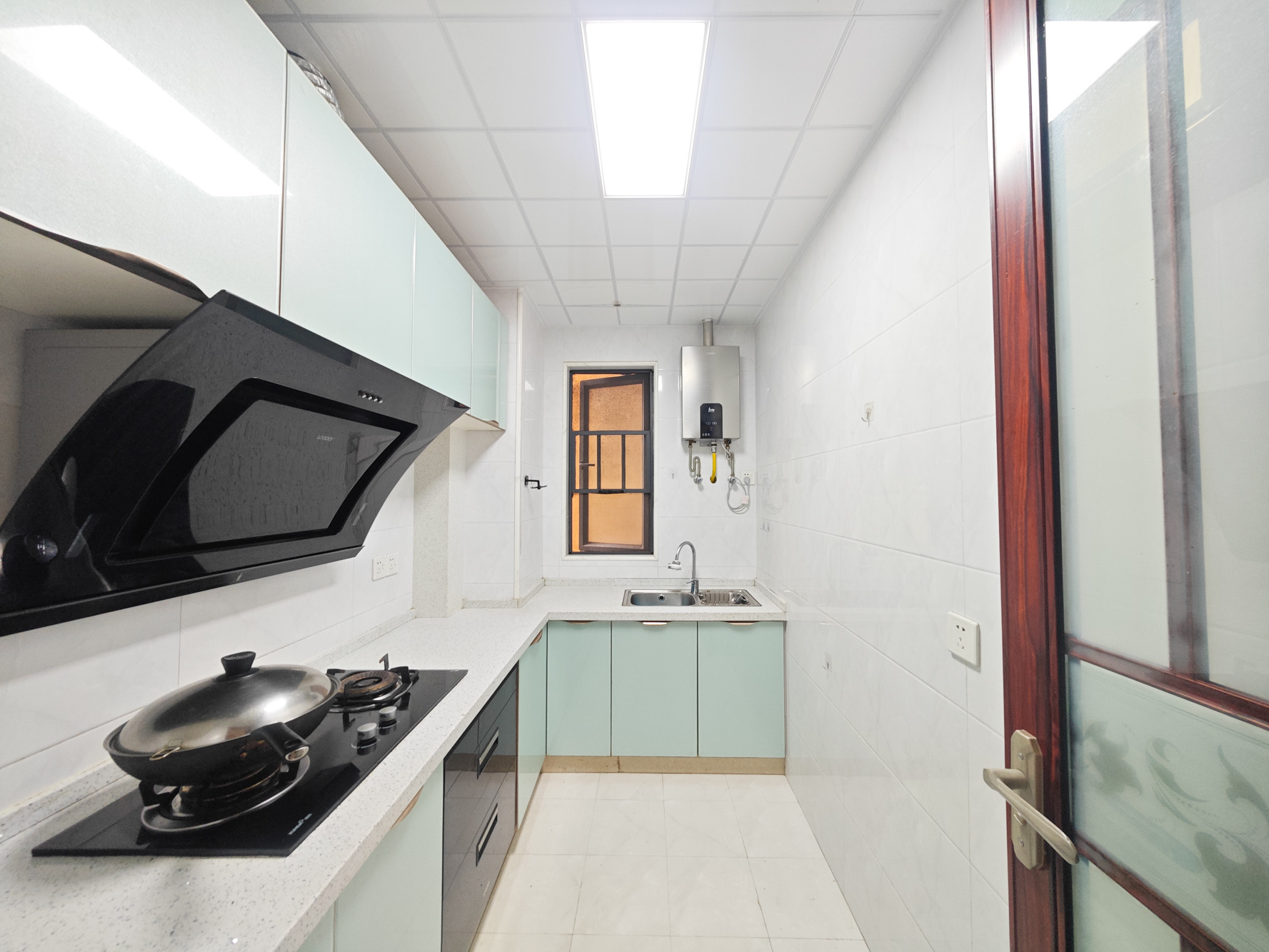 保利城(中航城国际社区、郡原美村)  3室2厅1卫    62.8万 保利城(中航城国际社区、郡原美村)  3室2厅1卫    62.8万厨房