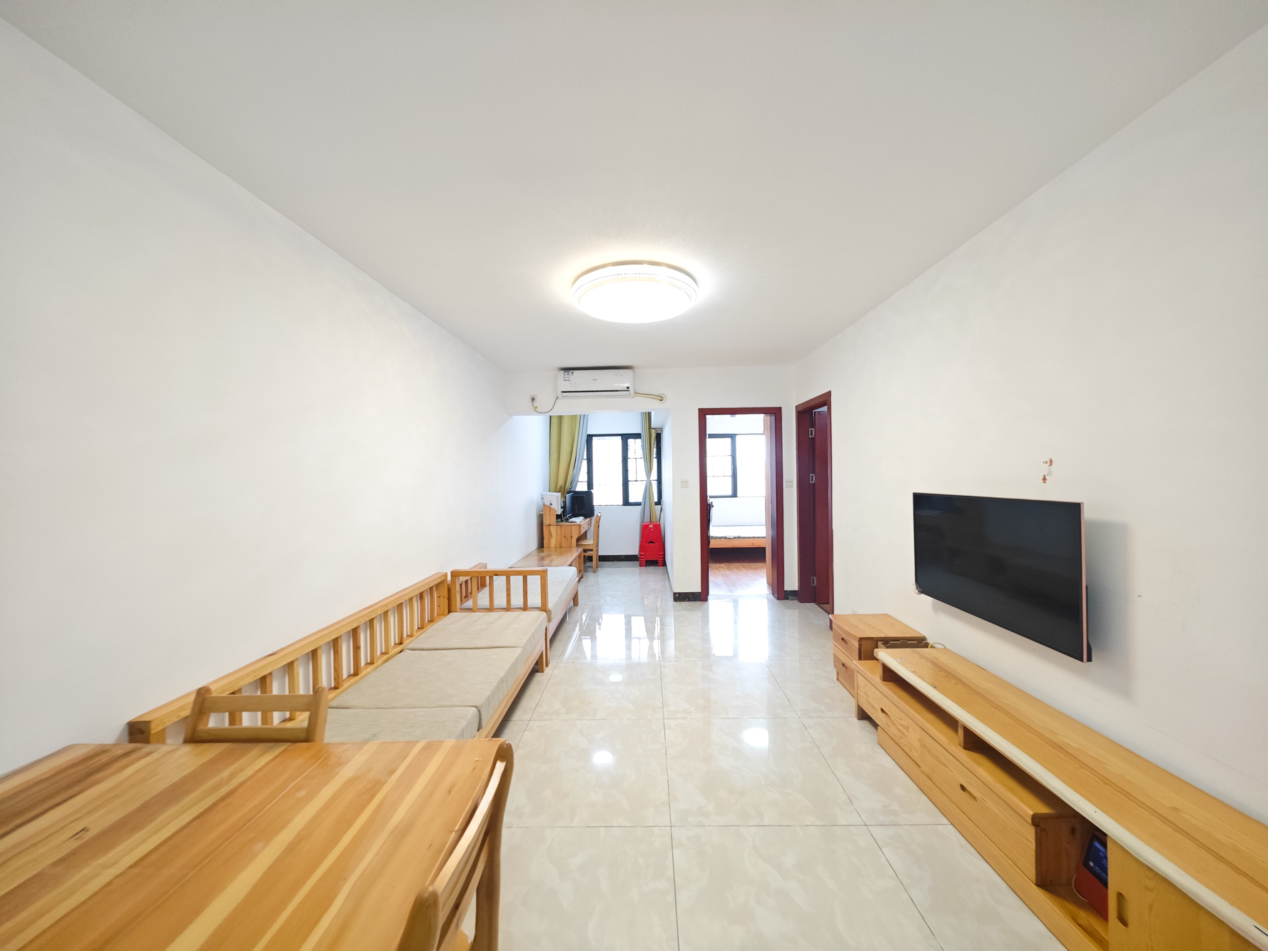 保利城(中航城国际社区、郡原美村)  3室2厅1卫    62.8万 保利城(中航城国际社区、郡原美村)  3室2厅1卫    62.8万客厅