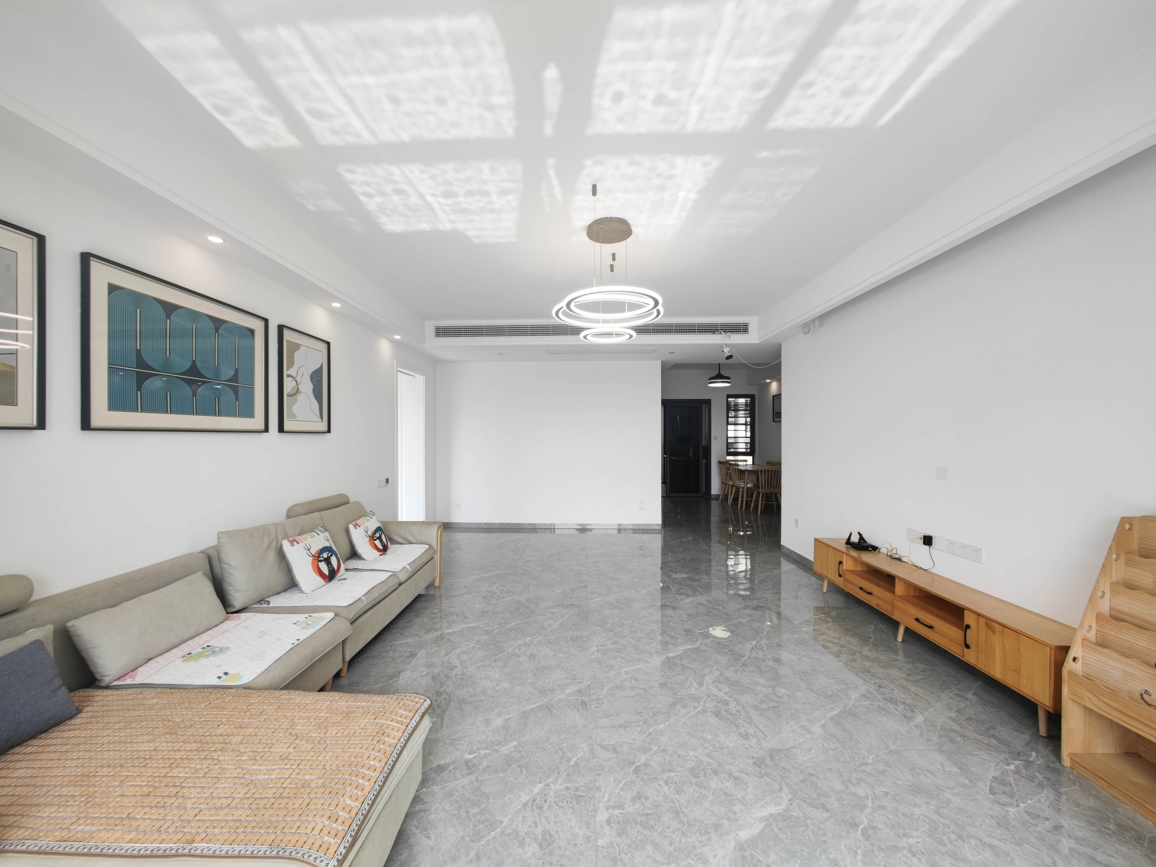 清溪川九号 4室2厅3卫 252.0万 清溪川九号 4室2厅3卫 252.0万客厅