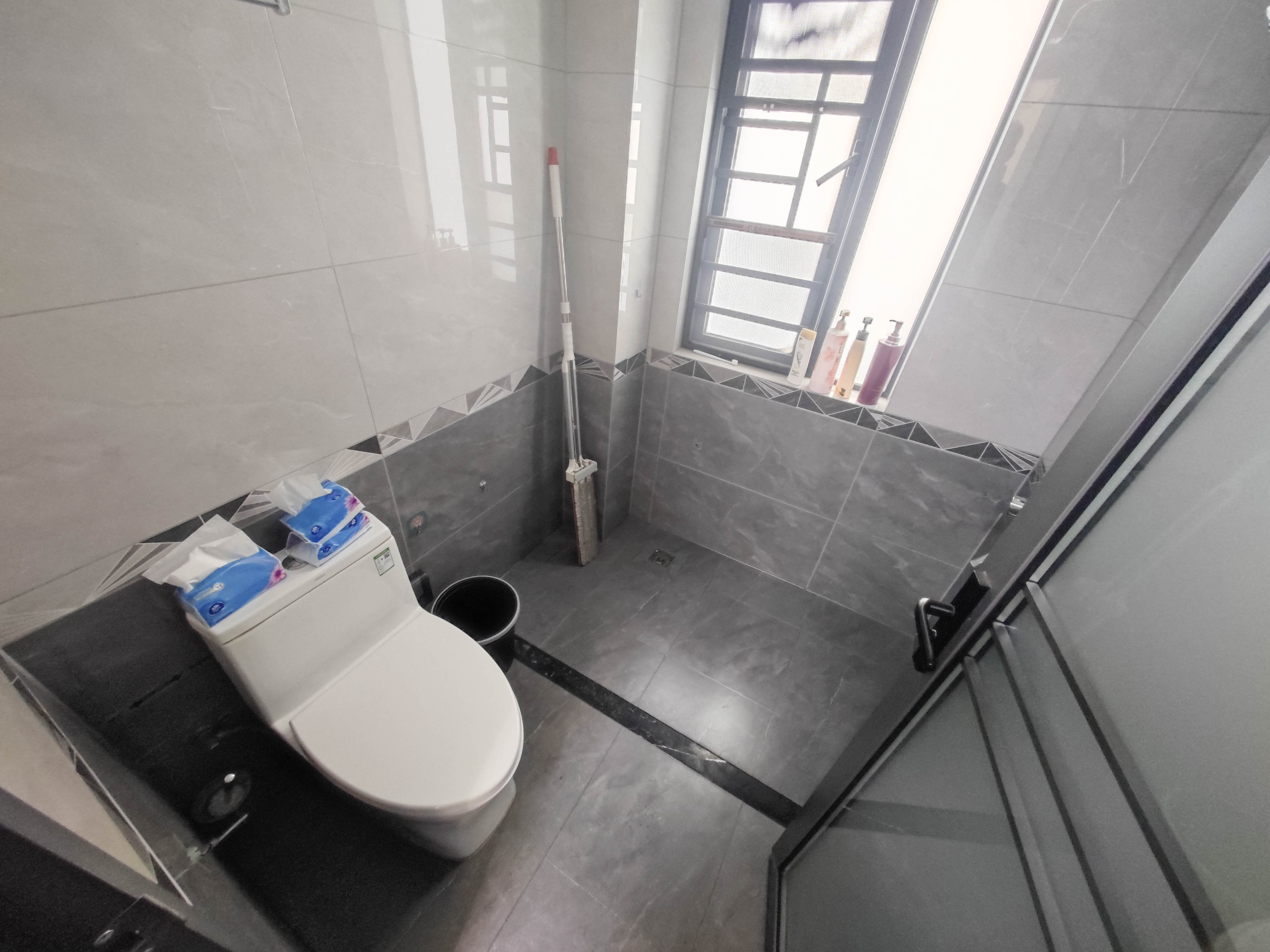 清溪川九号 4室2厅3卫 252.0万 清溪川九号 4室2厅3卫 252.0万卫生间