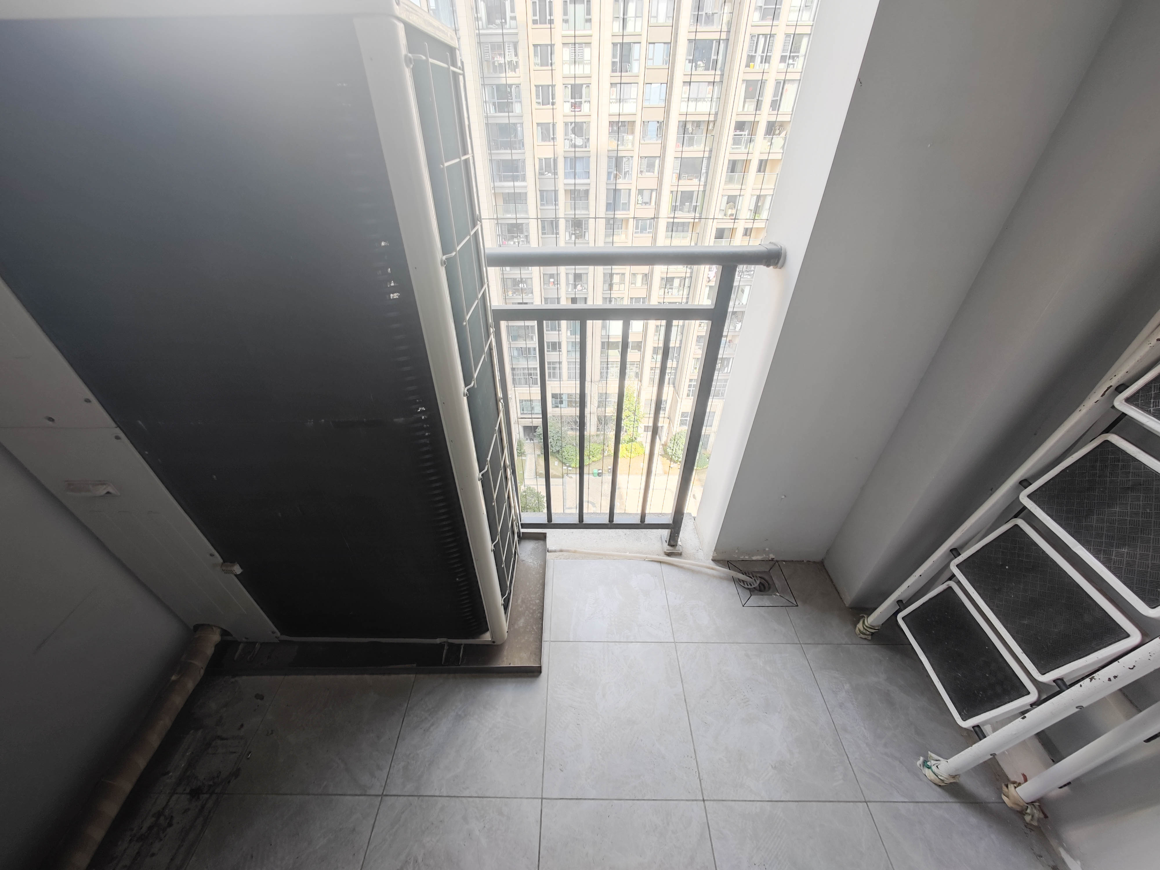 清溪川九号 4室2厅3卫 252.0万 清溪川九号 4室2厅3卫 252.0万阳台