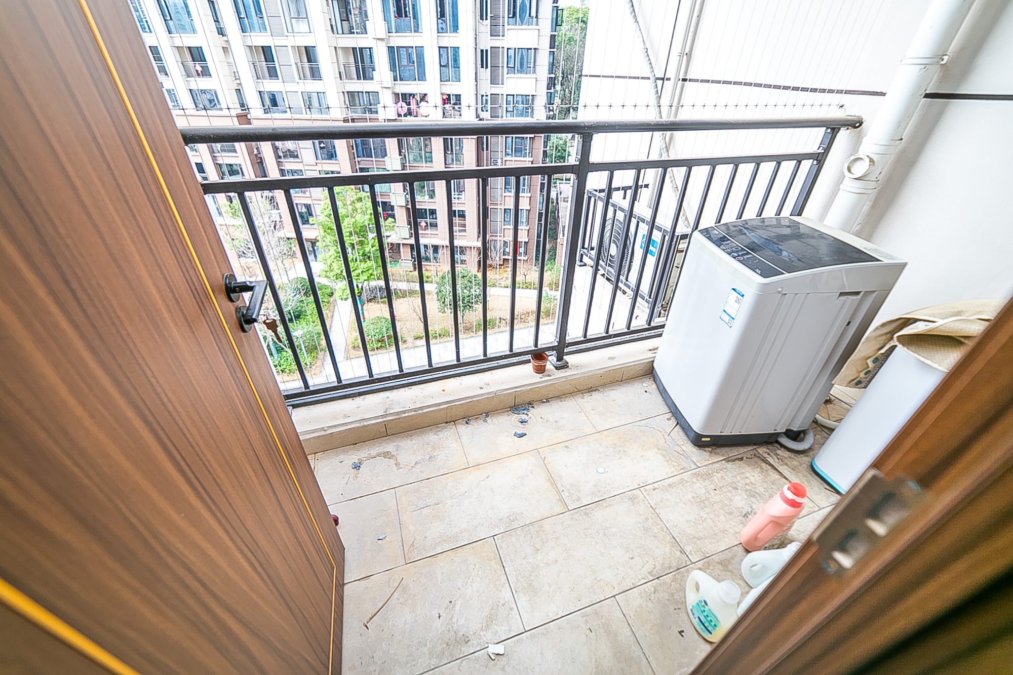 中国铁建金色蓝庭 4室2厅1卫 162.0万 中国铁建金色蓝庭 4室2厅1卫 162.0万阳台