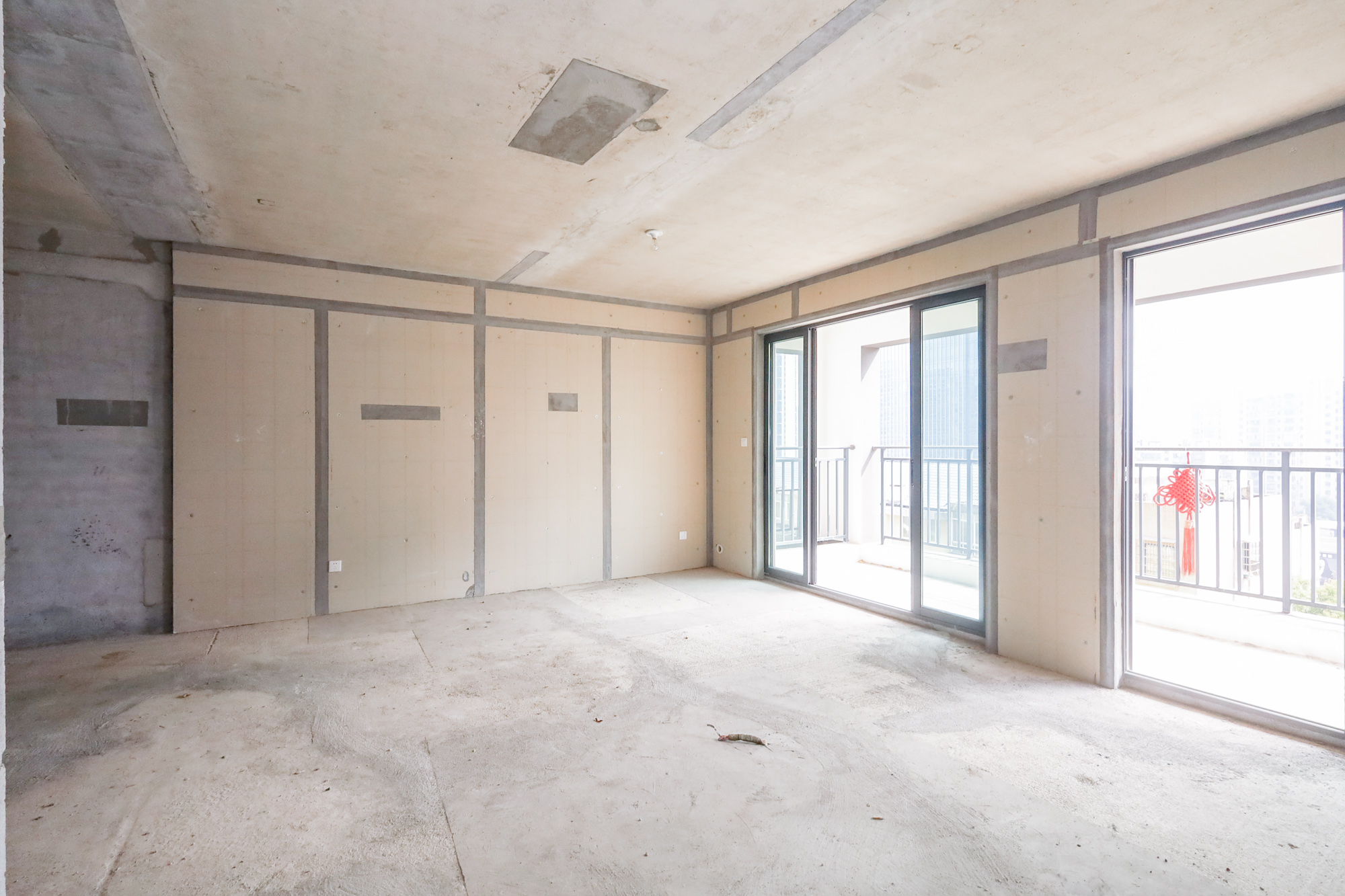轨道中建麓江府  3室2厅2卫   165.80万