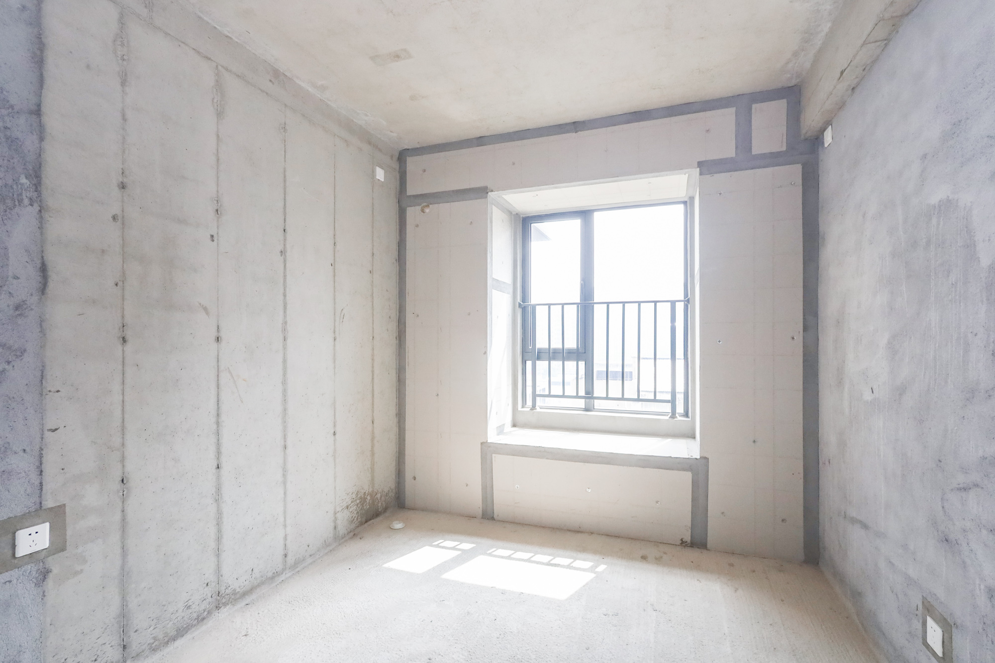 轨道中建麓江府  3室2厅2卫   165.80万卧室