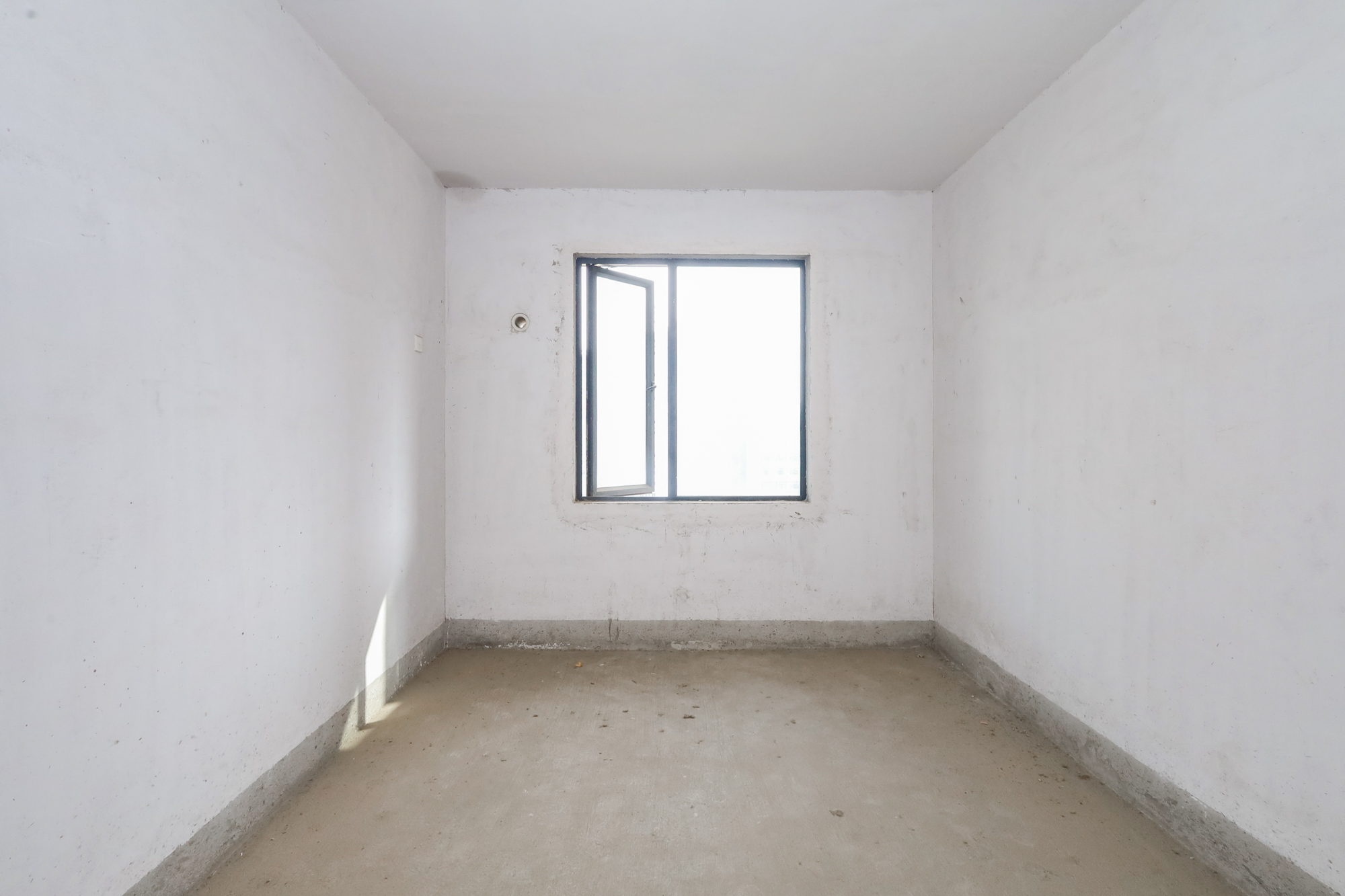 八方小区D区 4室2厅2卫 368.0万 八方小区D区 4室2厅2卫 368.0万卧室