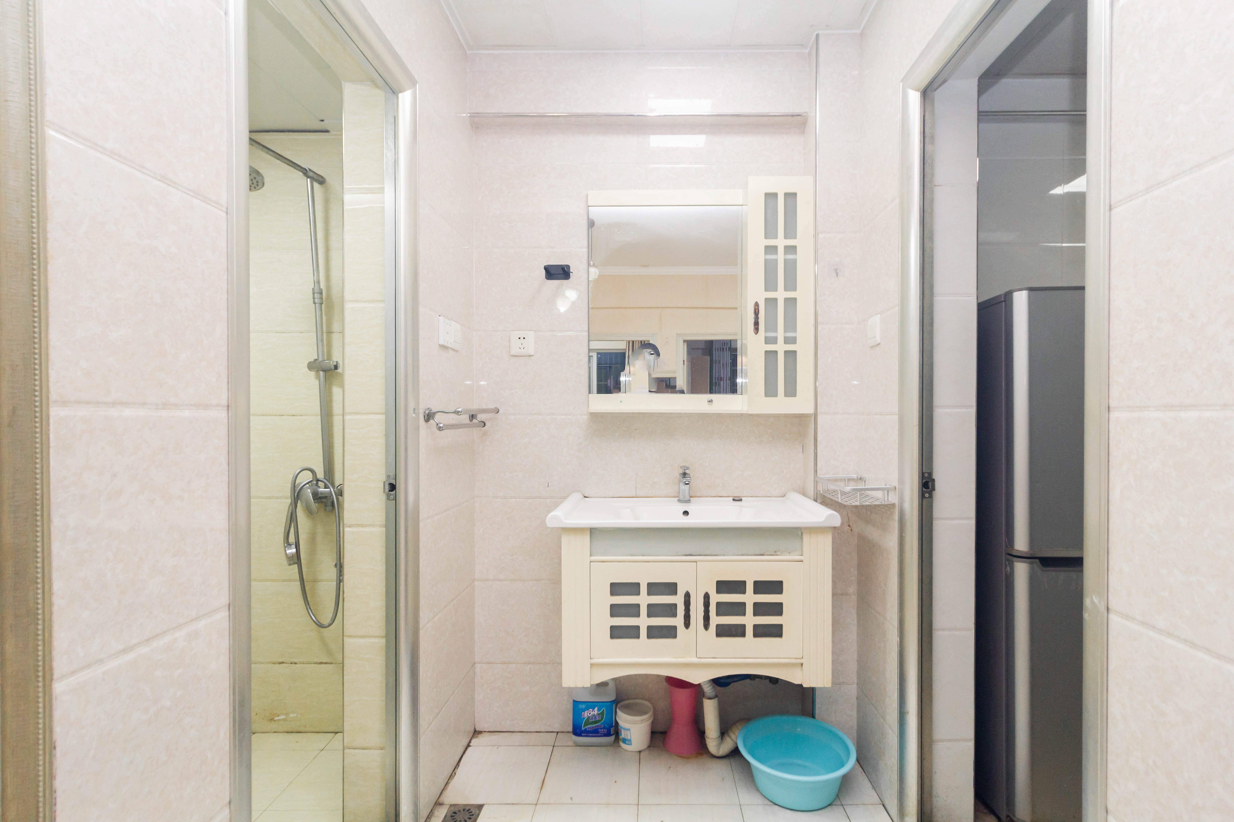 爵士湘  2室2厅1卫    33.8万 爵士湘  2室2厅1卫    33.8万卫生间