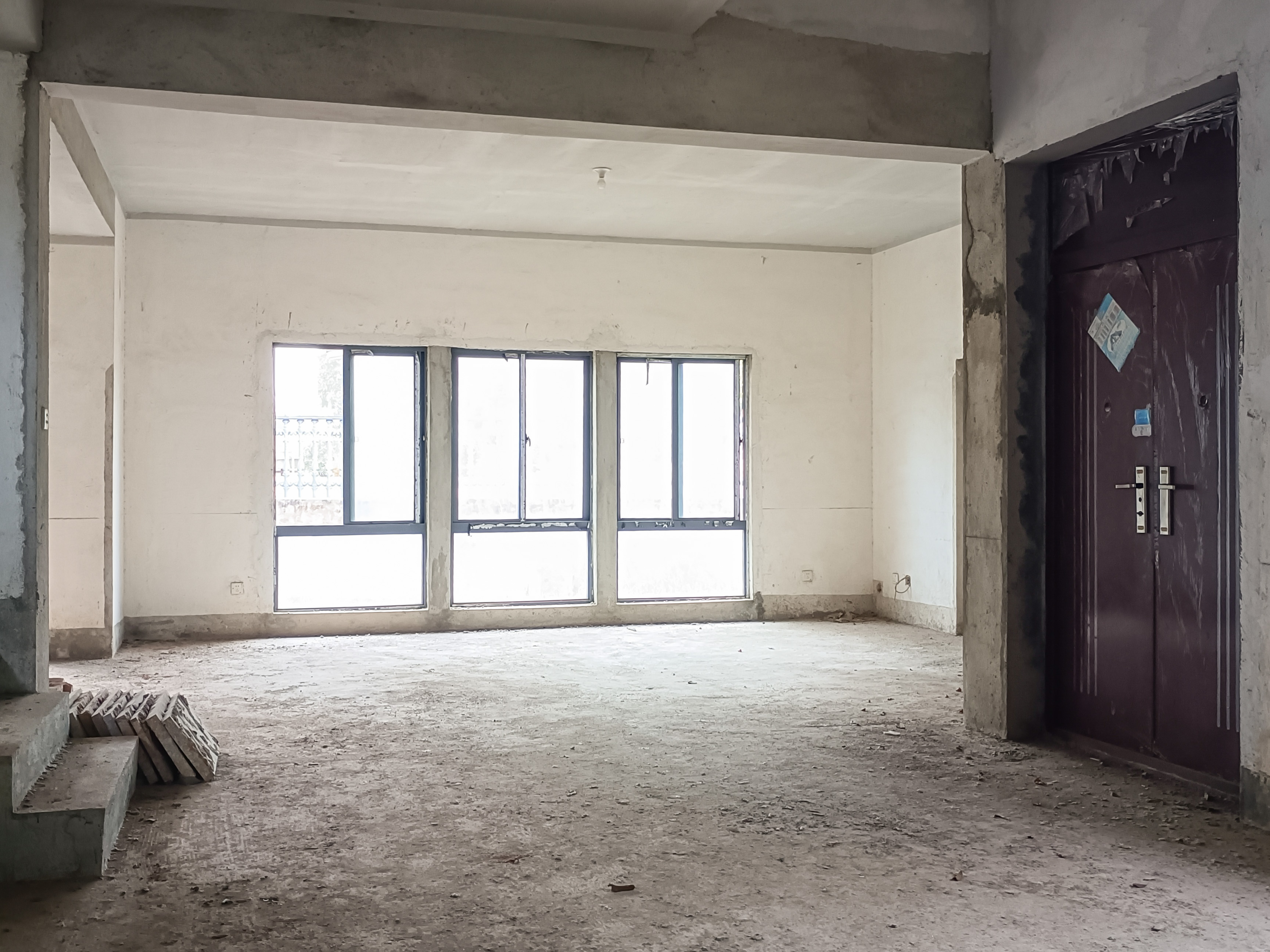 大鹏湾(黄花机场后勤基地)  6室3厅3卫    280.0万 大鹏湾(黄花机场后勤基地)  6室3厅3卫    280.0万客厅