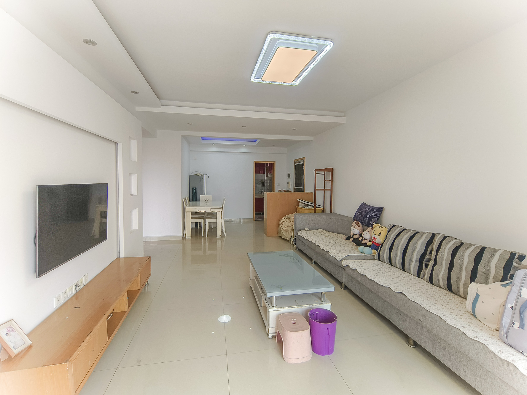 世景华庭 2室2厅1卫 49.0万 世景华庭 2室2厅1卫 49.0万客厅