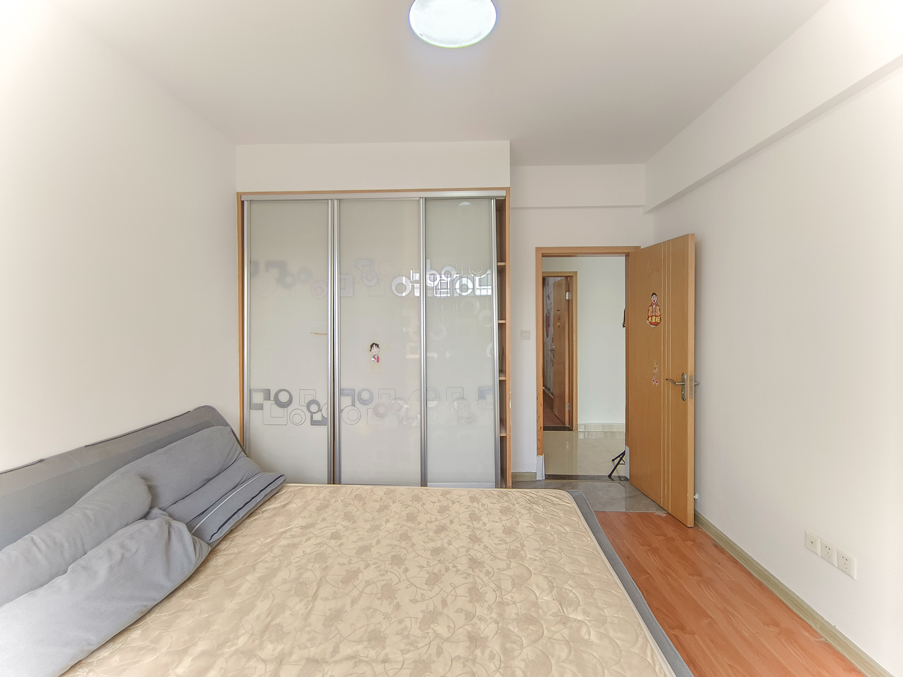 世景华庭 2室2厅1卫 49.0万 世景华庭 2室2厅1卫 49.0万卧室